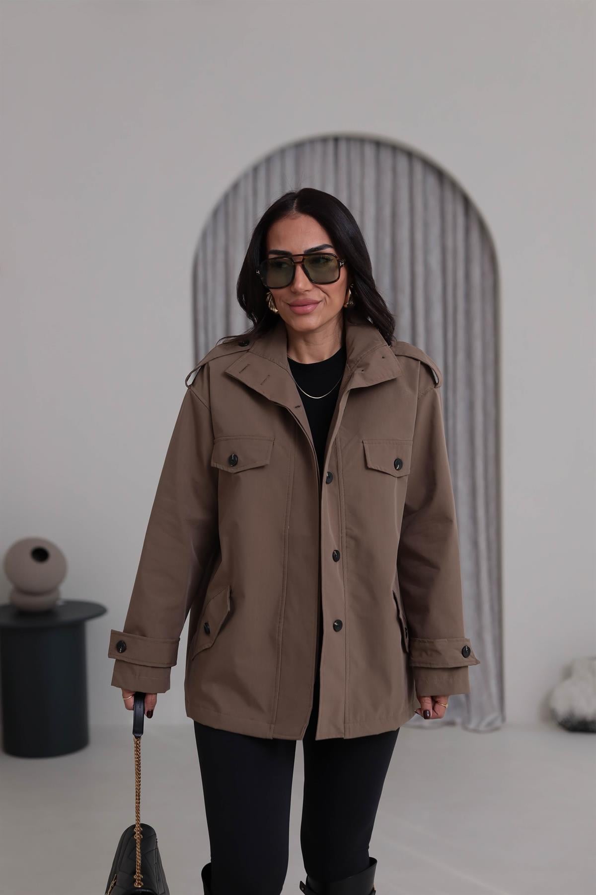 6798 Dik Yaka Cep Detaylı Kuşaklı Mevsimik Trençkot KAHVE