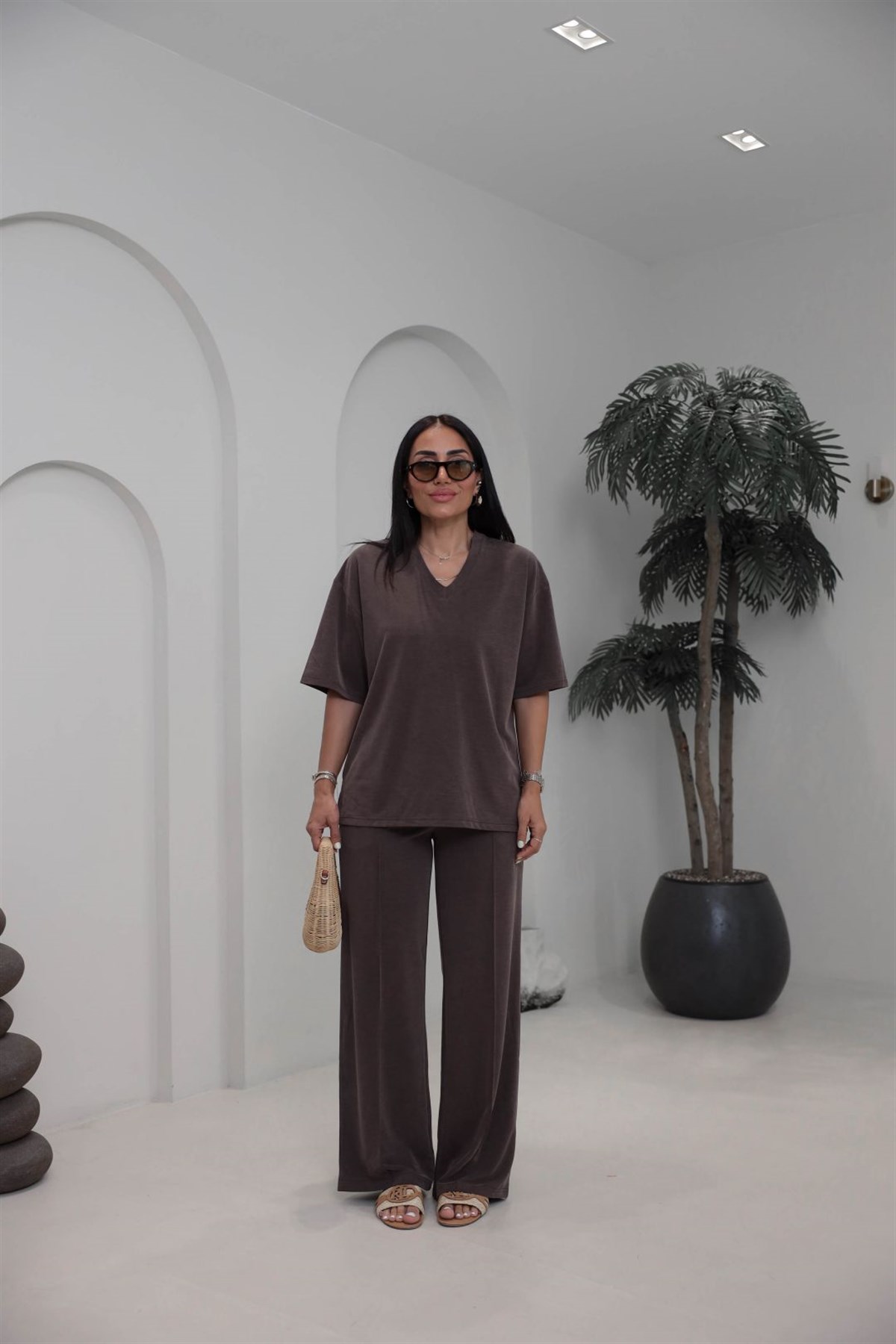 7342 Yırtmaçlı V Yaka Modal Tshirt & Çimalı Pantolon Takım KAHVE