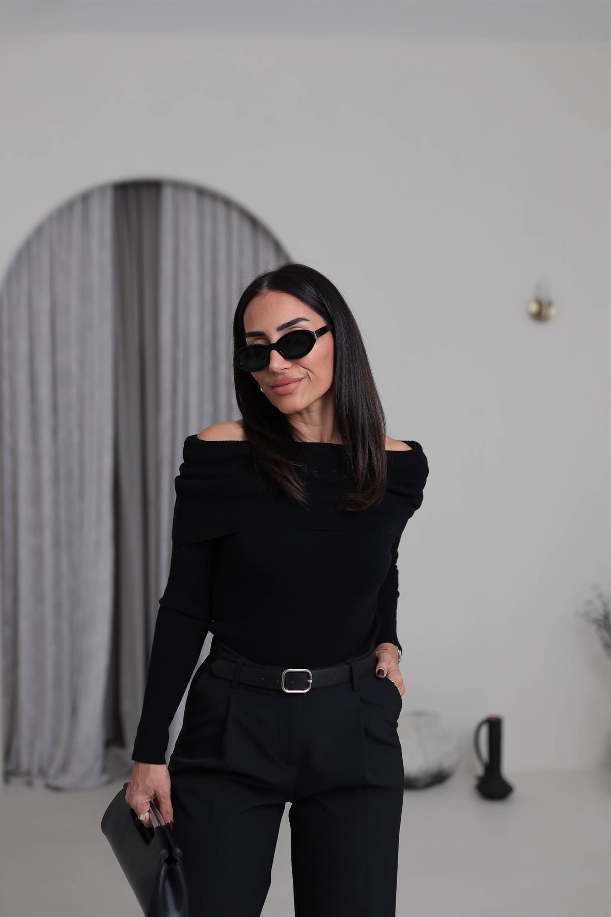 7687 Madonna Yaka Yumuşak Dokulu Triko SİYAH