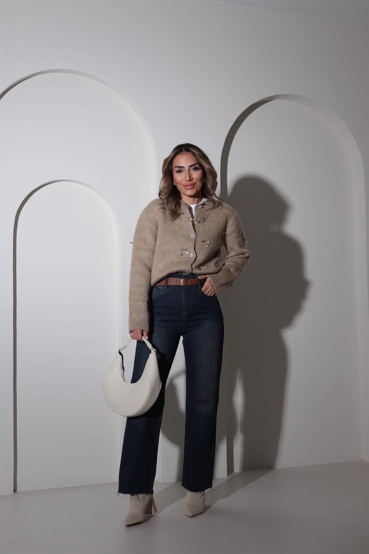 Taş Düğmeli Fiyonk Detaylı Hırka CAMEL