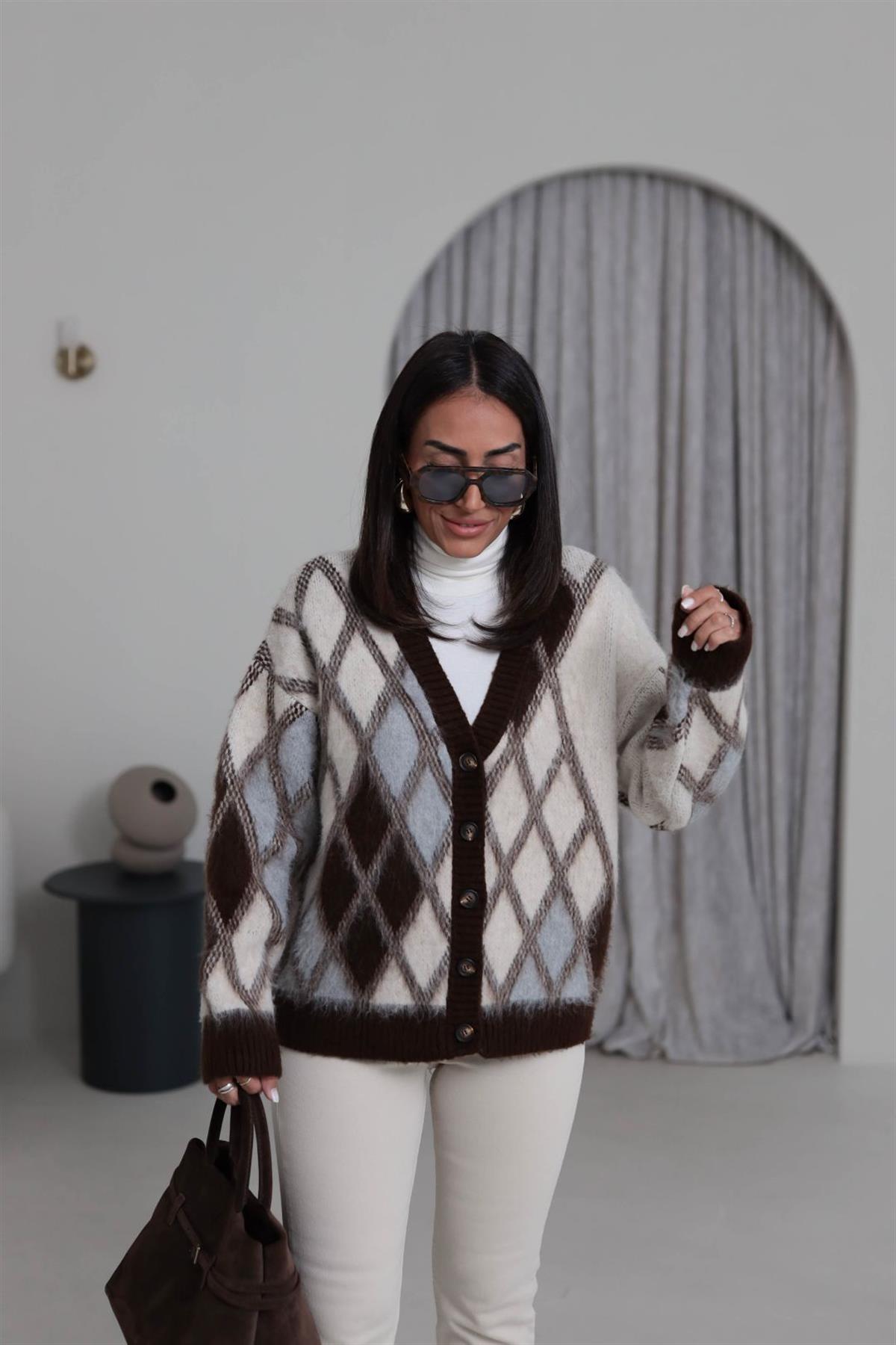 2556 Baklava Desen V Yaka Hırka KREM