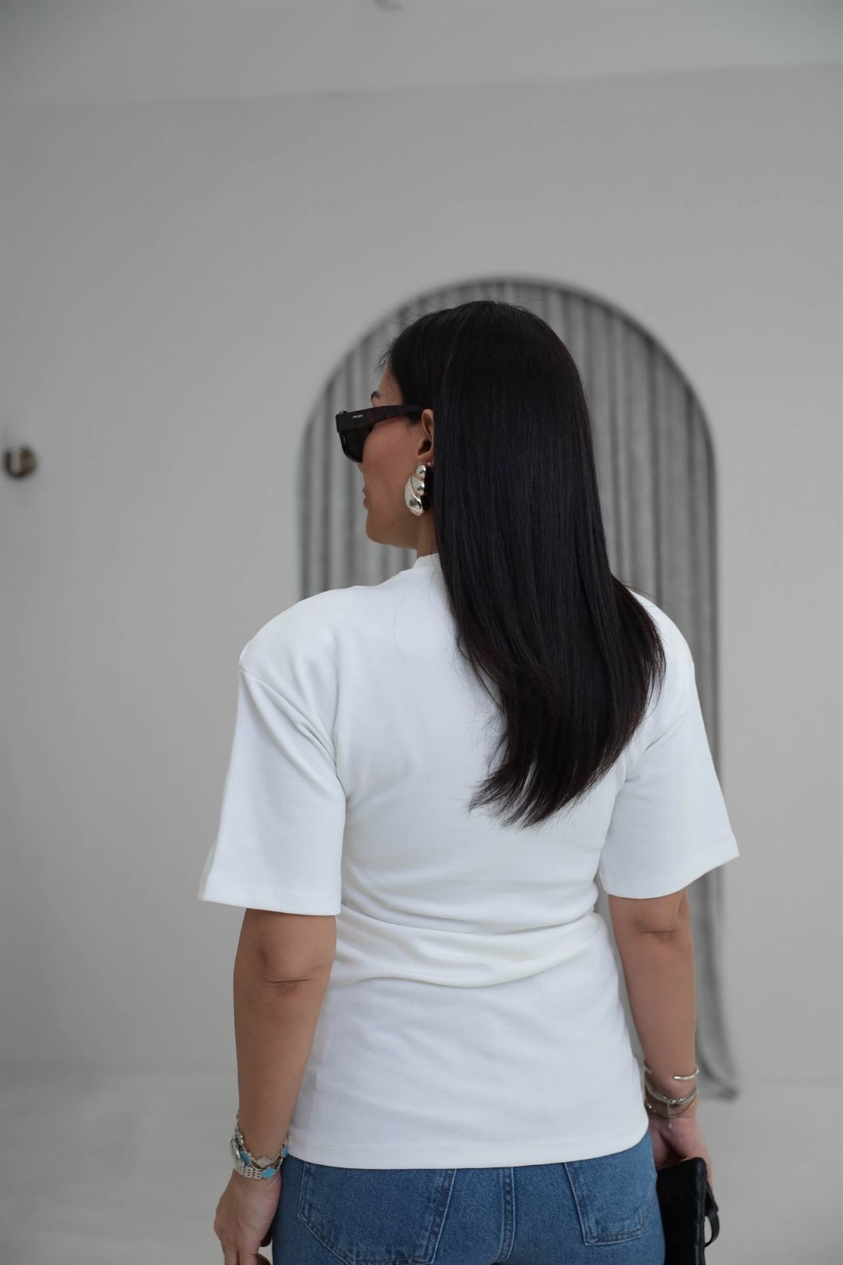 1025 Vatkalı Pamuklu Büzgü Detay Tshirt EKRU