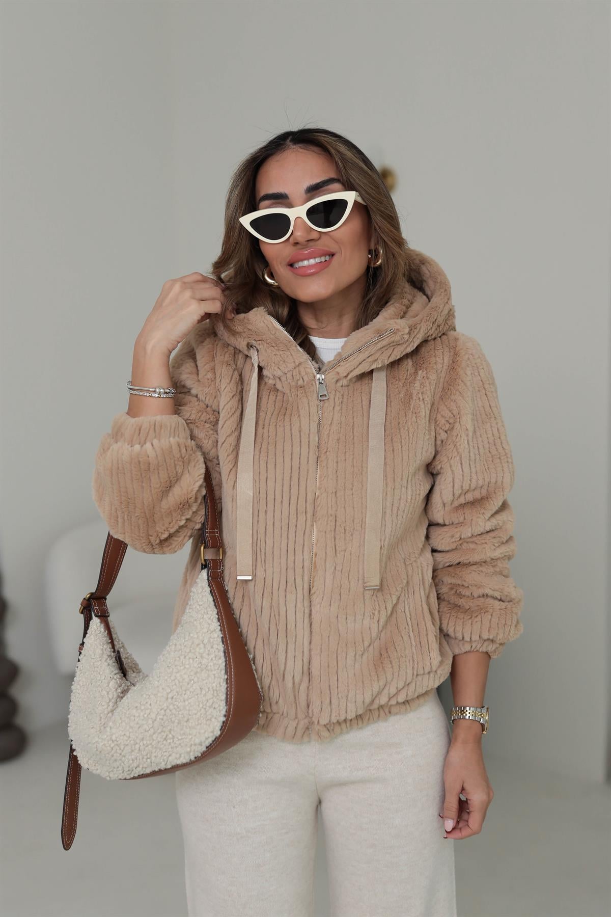 9499 Fermuarlı Kapşonlu Kürk Mont CAMEL