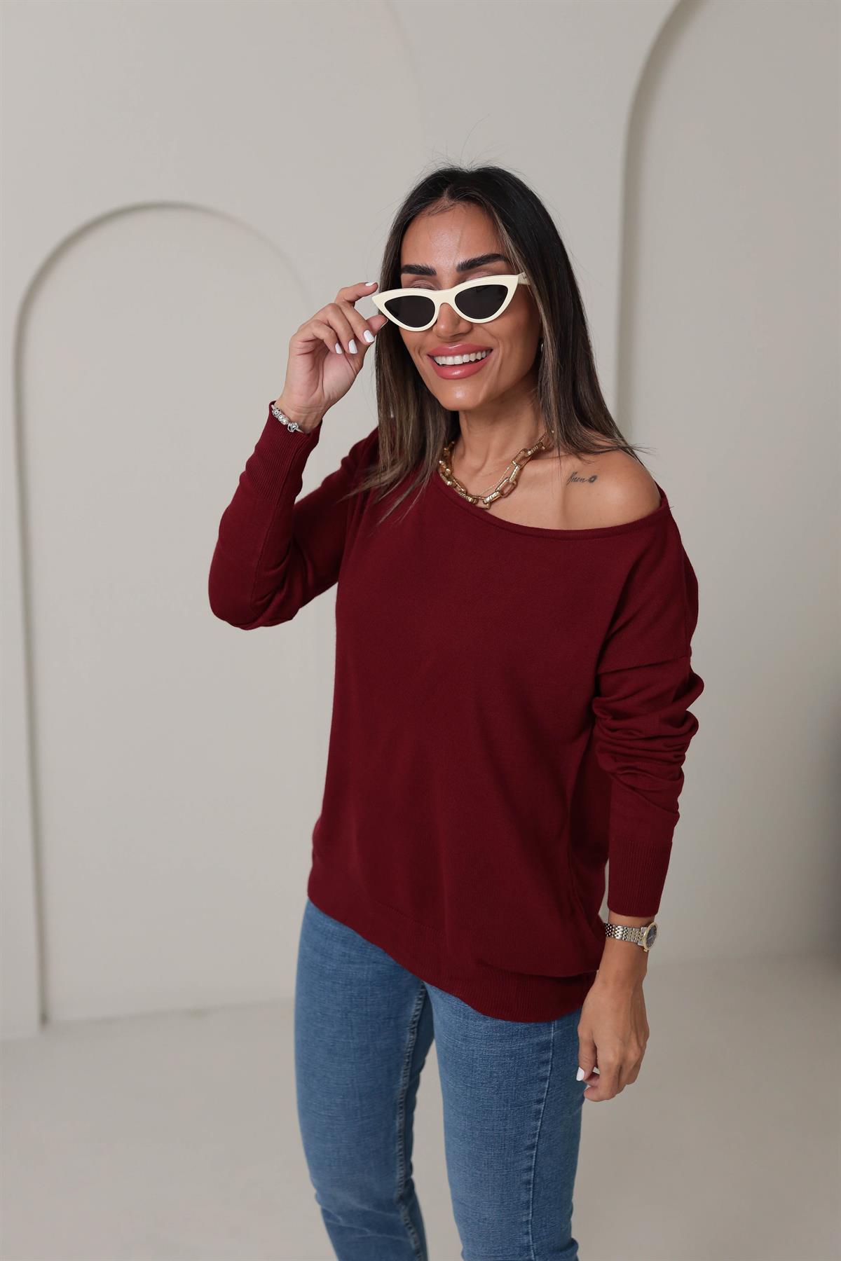 0734 Kayık Yaka T Kol Triko