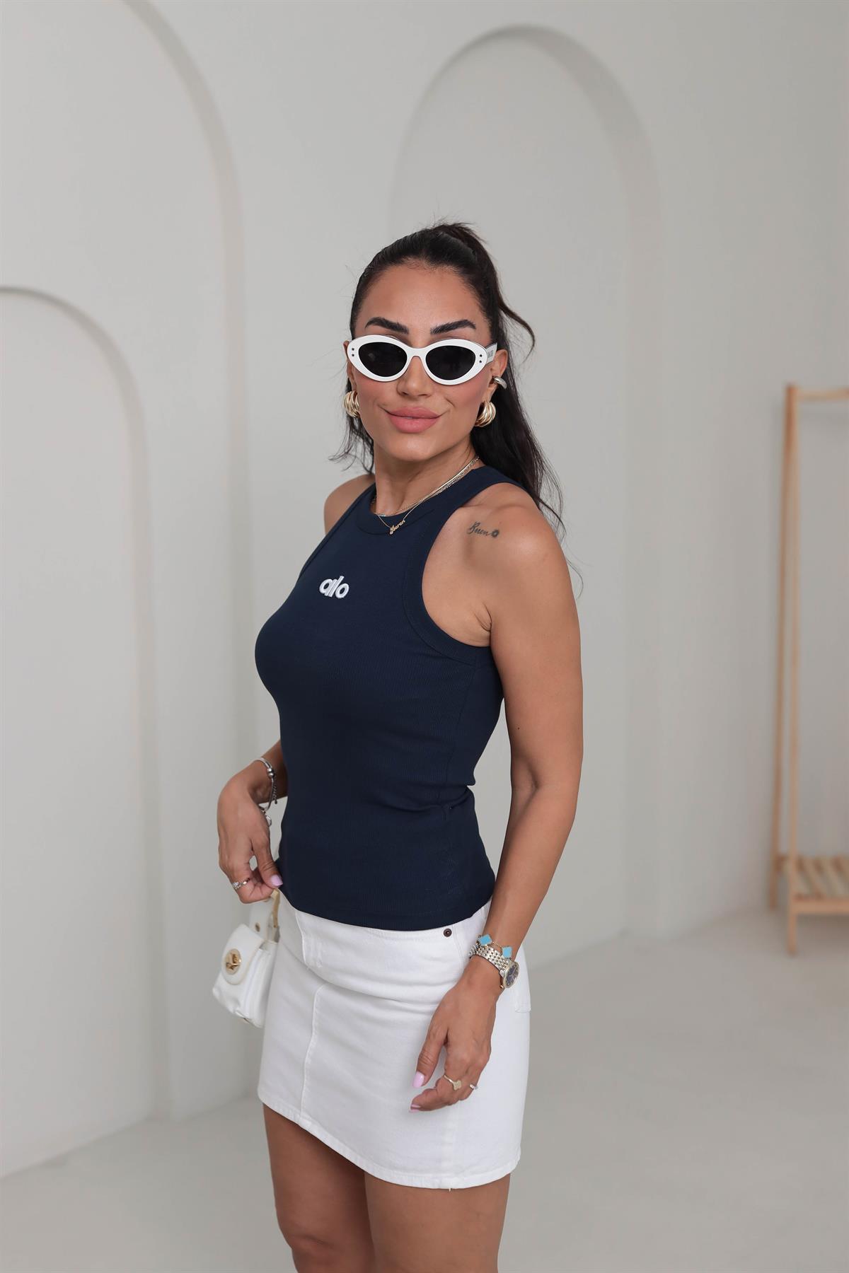 102 Yazı Nakışlı Halter Yaka Atlet LACİVERT