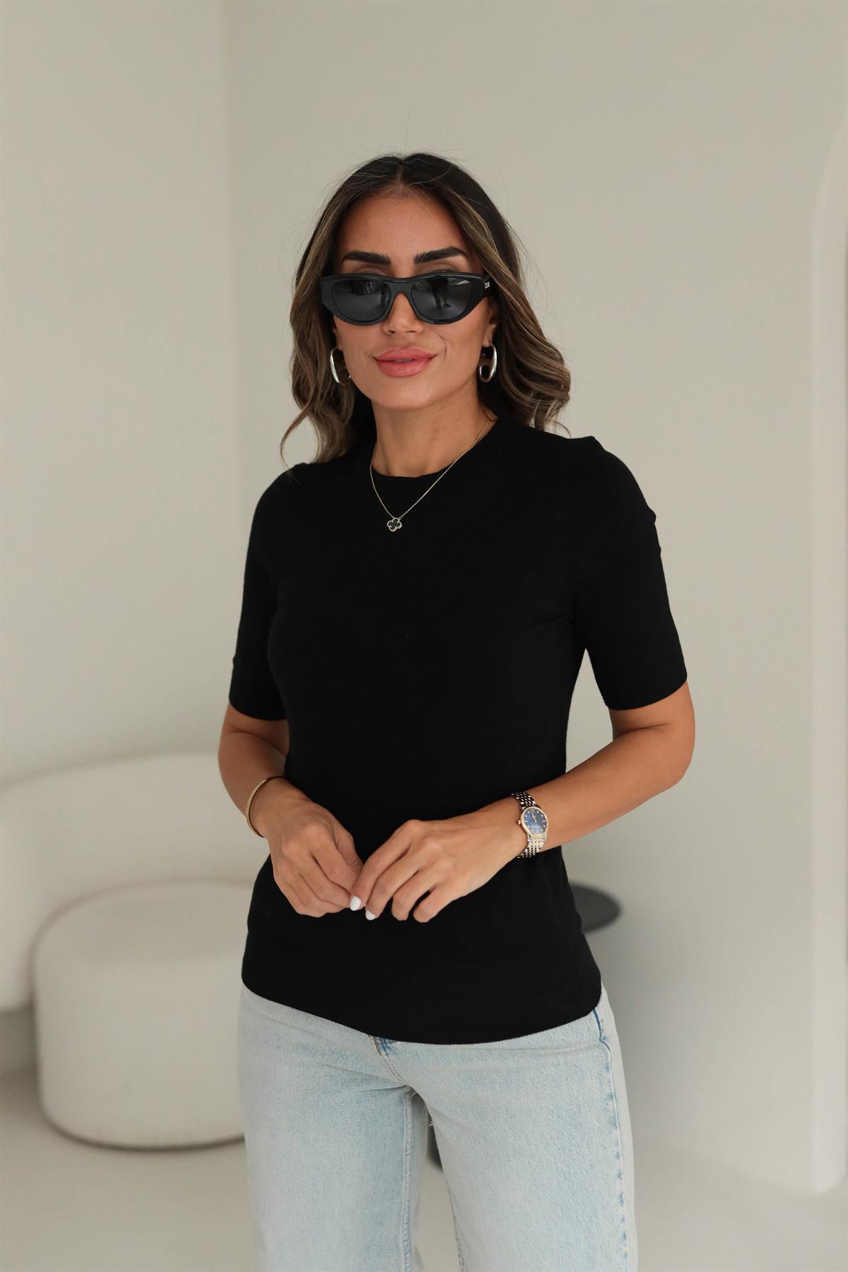 0426 Bisiklet Yaka Arkası Düğmeli Kısa Kol Triko