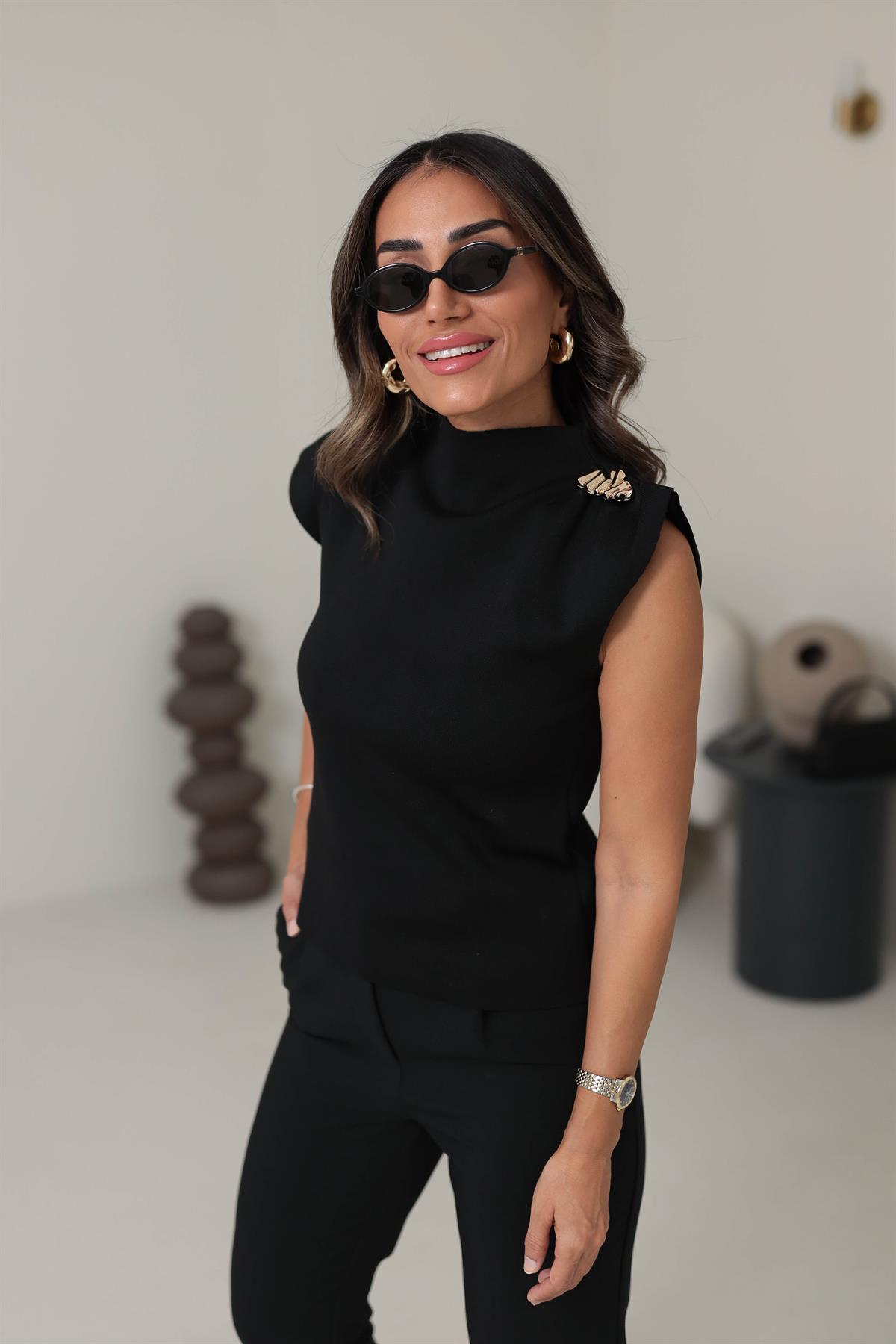 4533 Yarım Balıkçı Broşlu Triko Bluz SİYAH