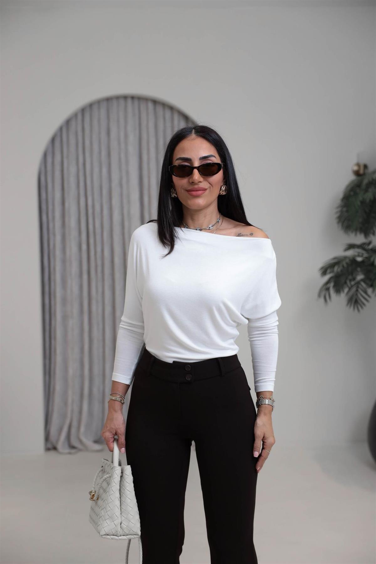 0481 Kayık Yaka Dökümlü Pamuklu Bluz EKRU