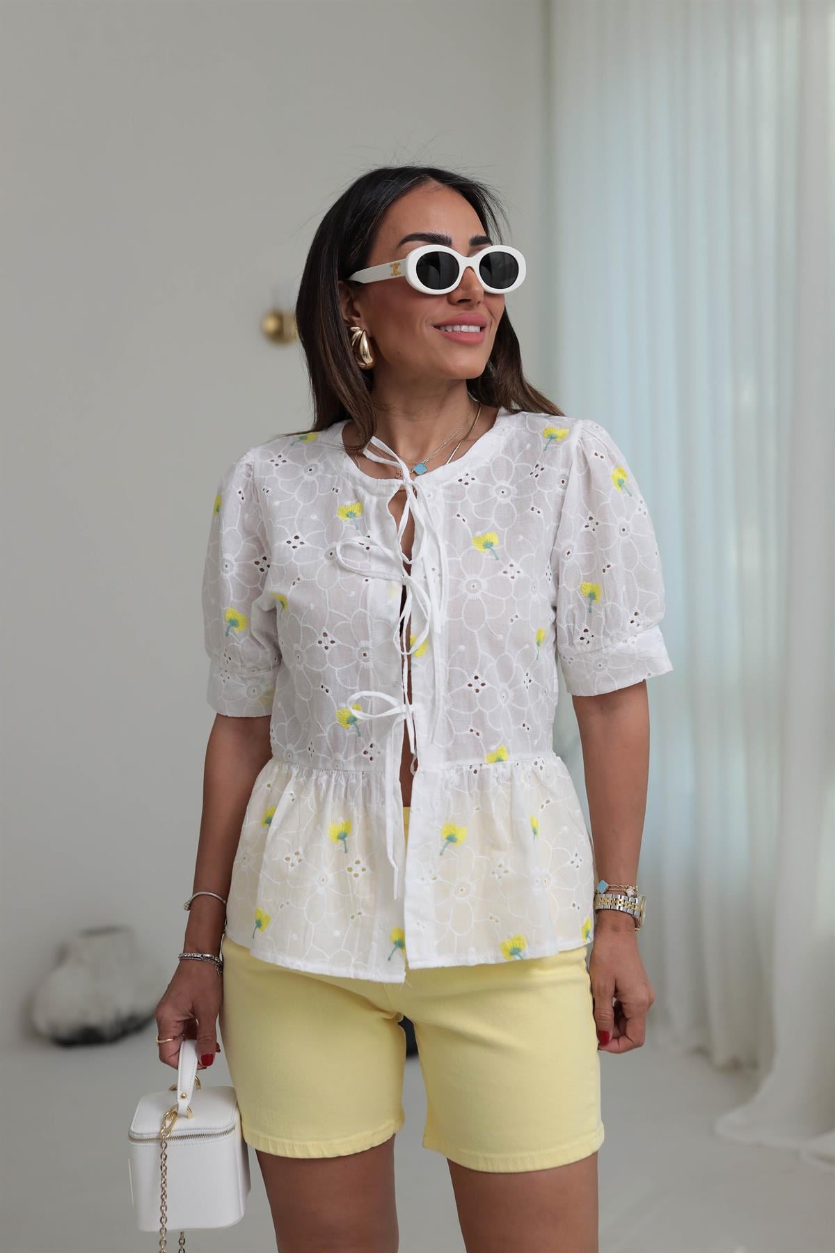 8748 Önden Bağlamalı Çiçek Nakışlı Fisto Bluz SARI