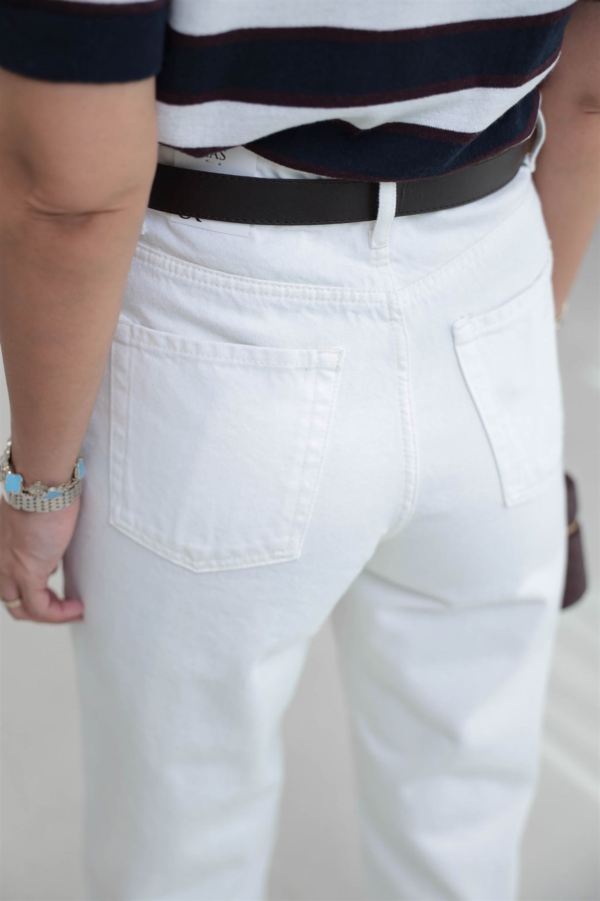 5919 Yüksek Bel Pamuklu Kemerli Mom Jean BEYAZ