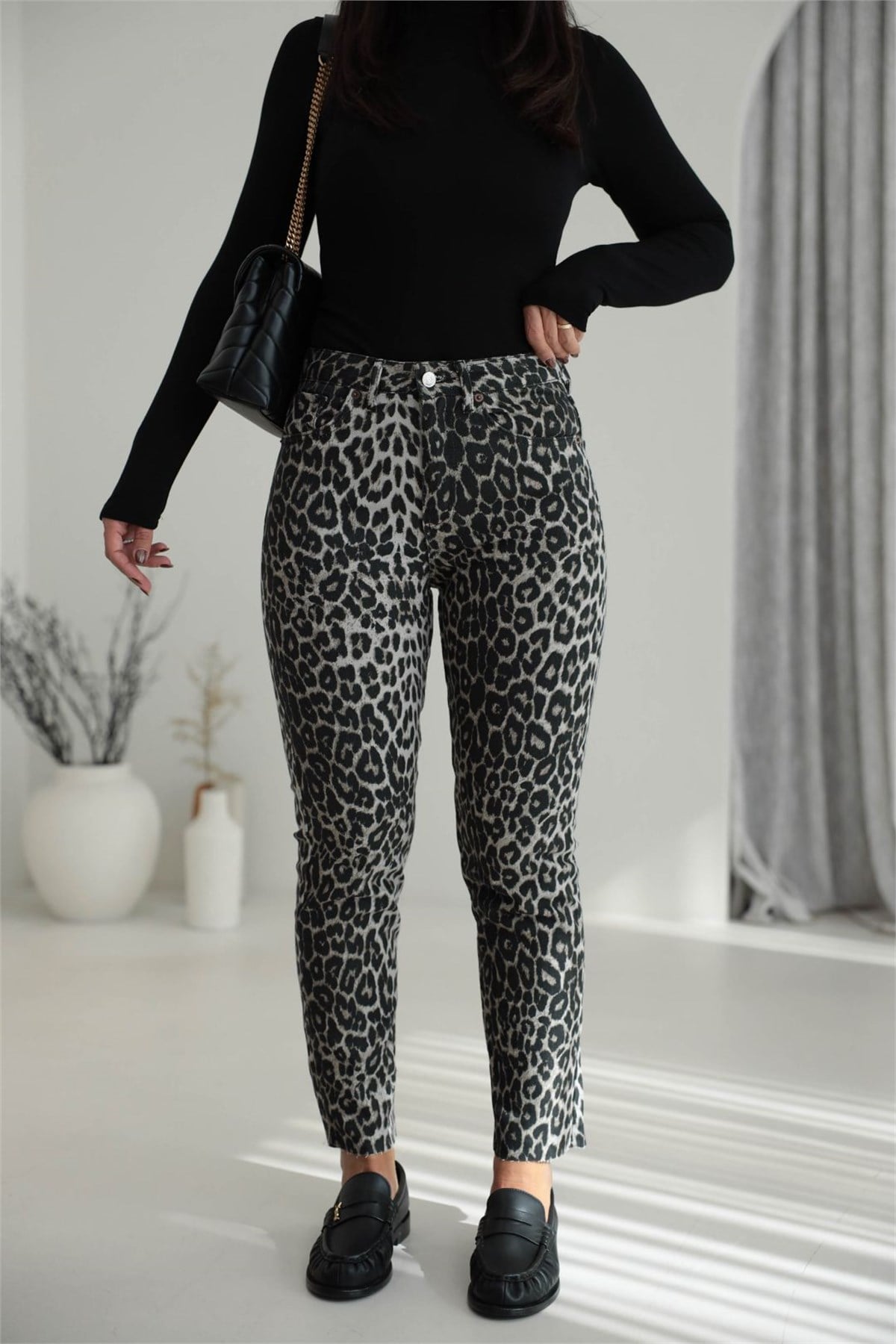 2402 Lazer Kesikli Boyfit Jean LEOPAR