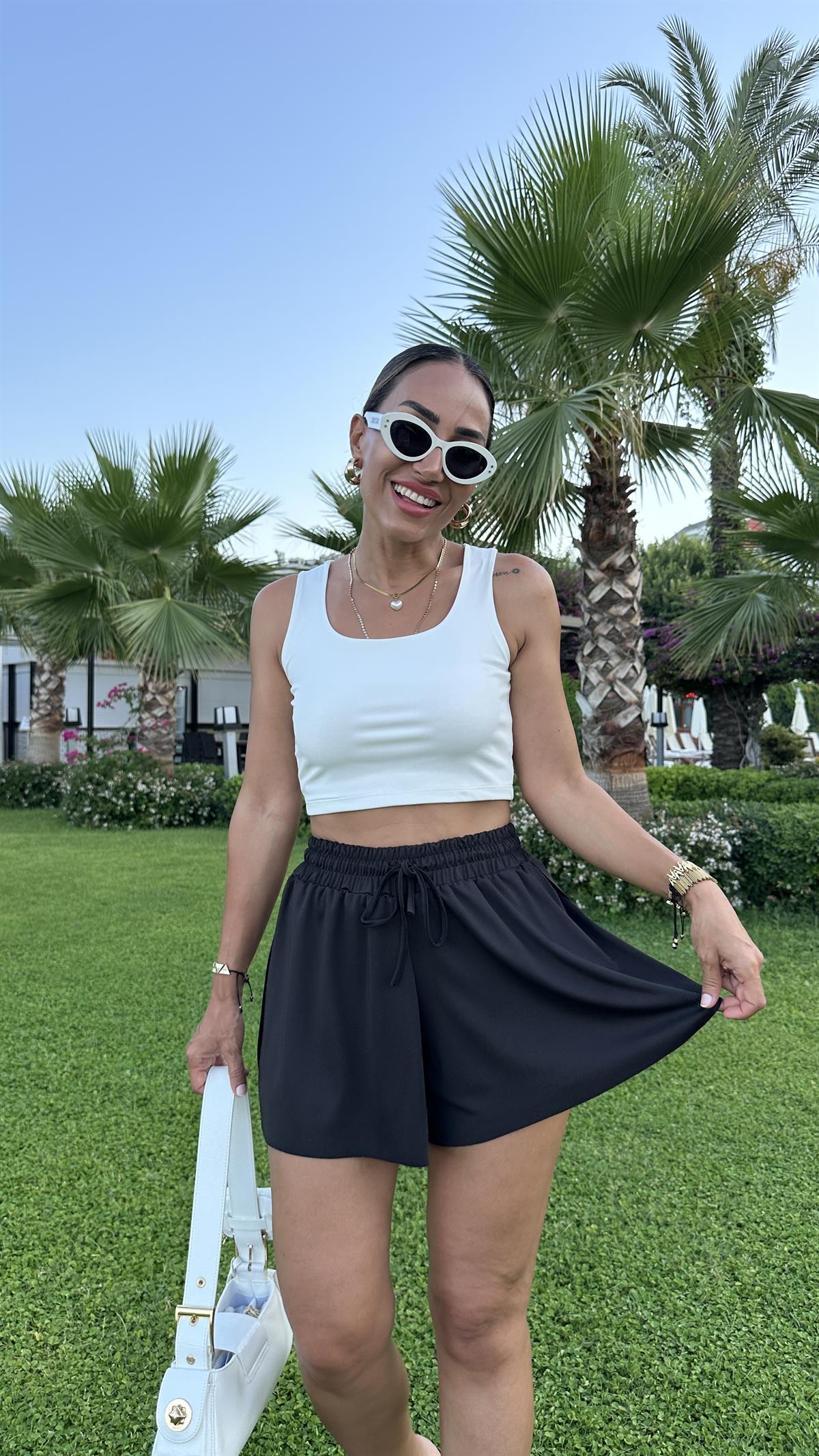 7948 Çift Kat Bol Kesim Şort