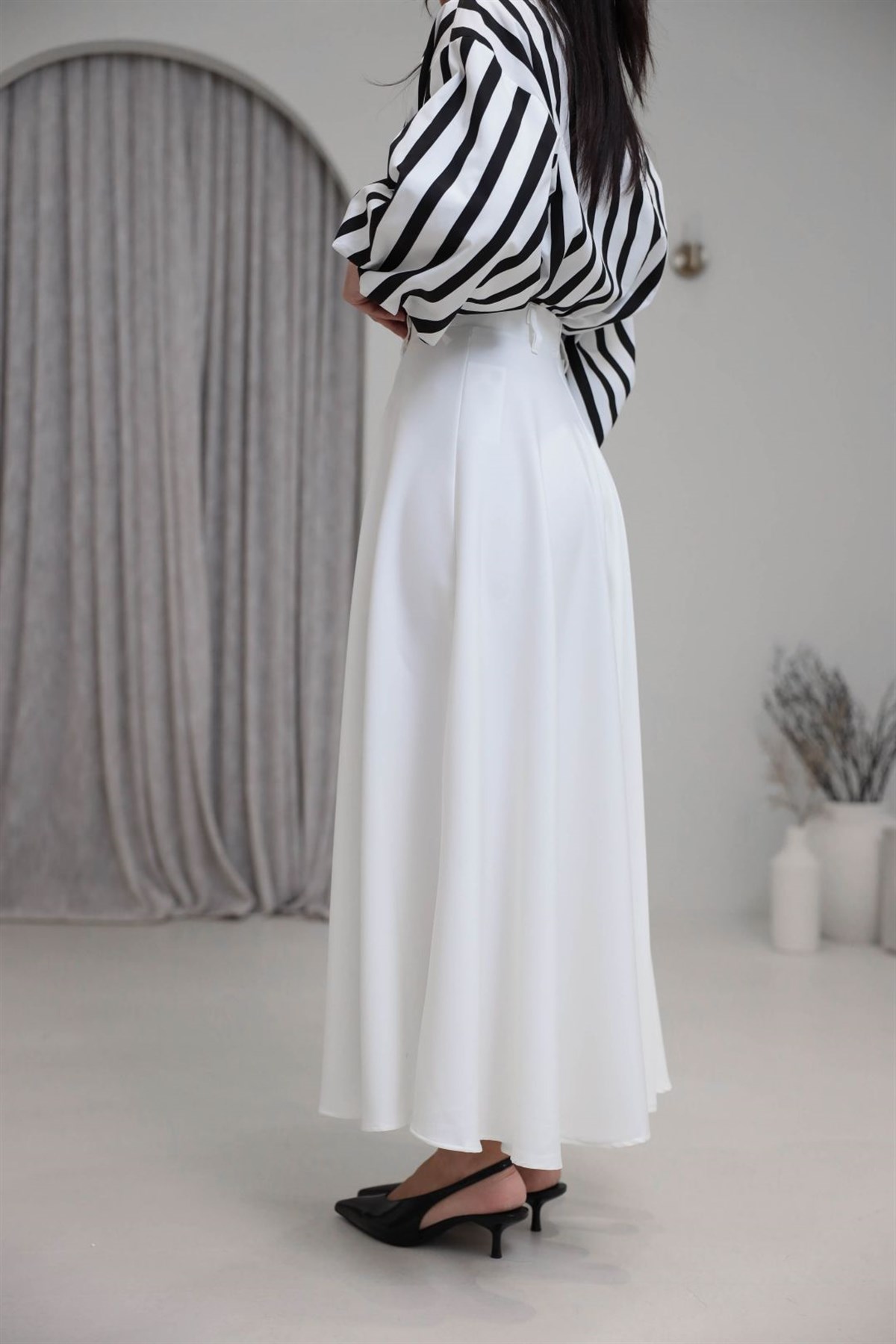 2052 Yandan Fermuarlı Kloş Etek EKRU