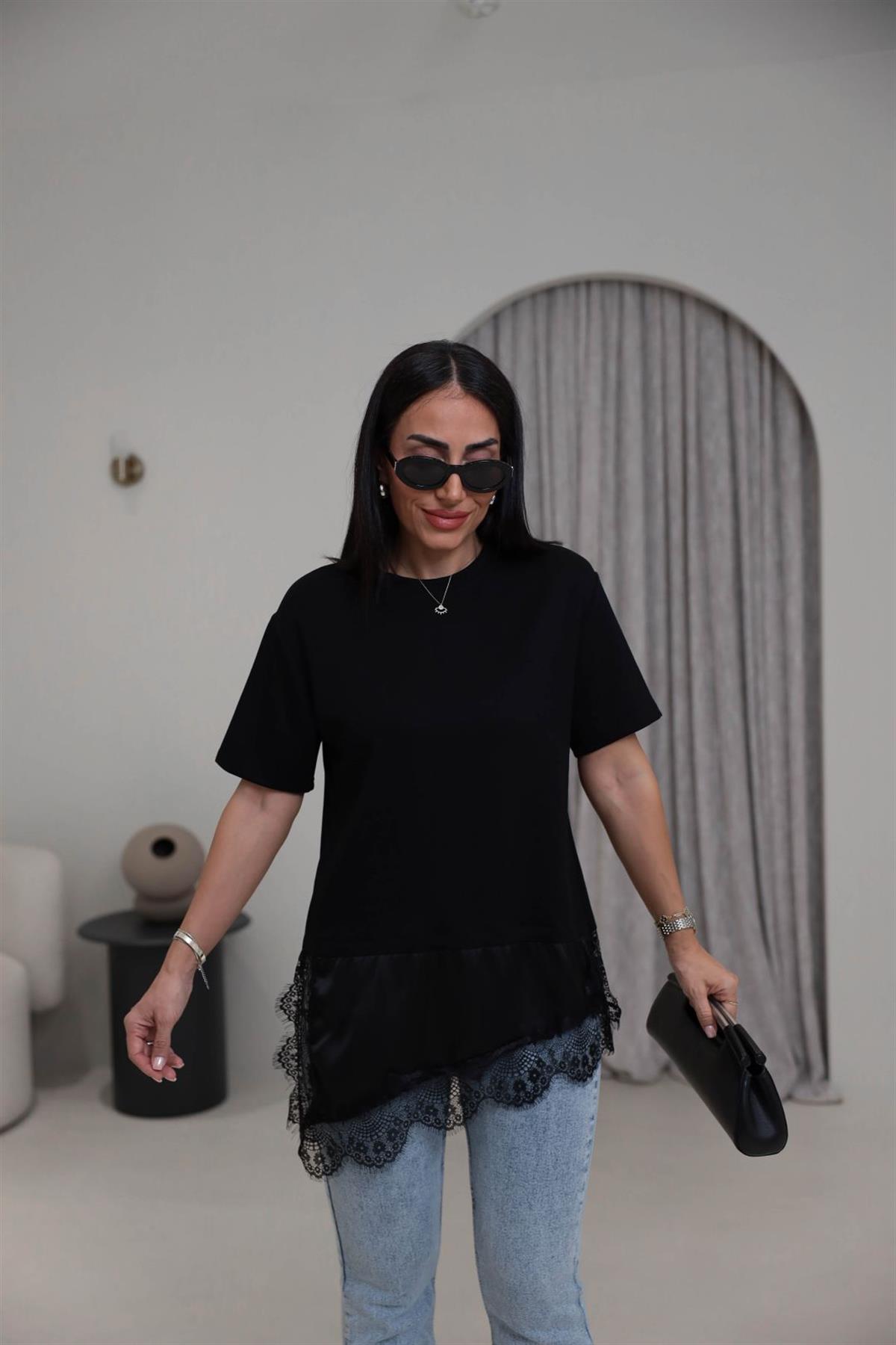 1248 Saten Garnili Dantel Güpürlü Tasarım Tshirt SİYAH