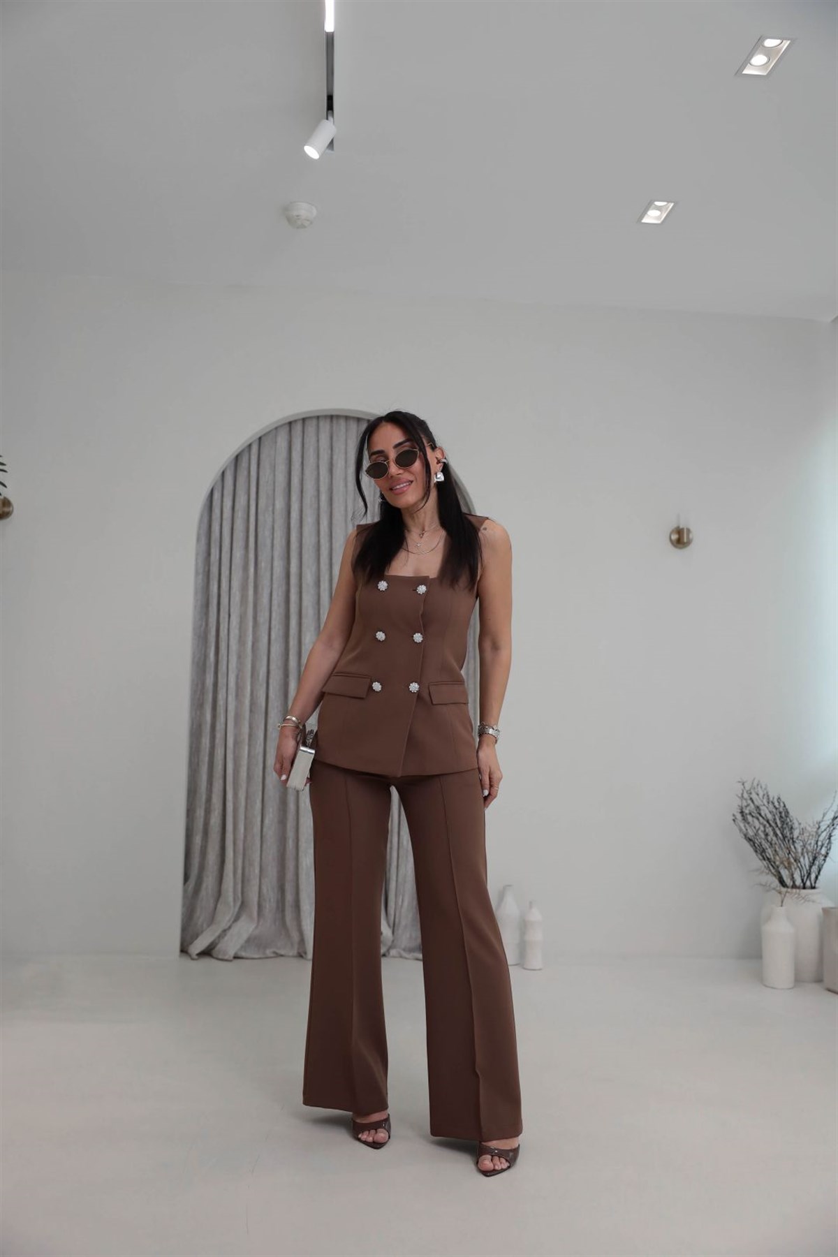 3163 Kare Yaka Taşlı Düğmeli Takım KAHVE