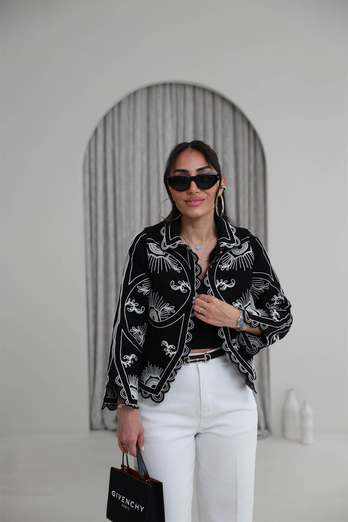 Yakalı Nakış İşlemeli Asimetrik Ceket SİYAH