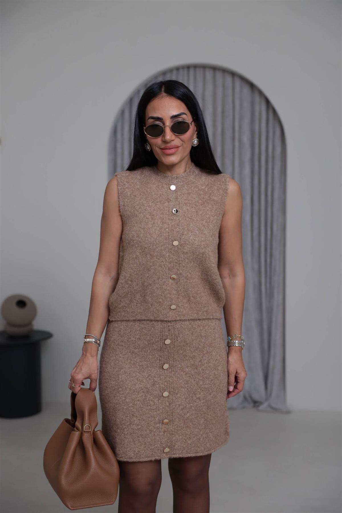 4982 Gold Düğme Detaylı Süveter Etek Takım KOYU BEJ