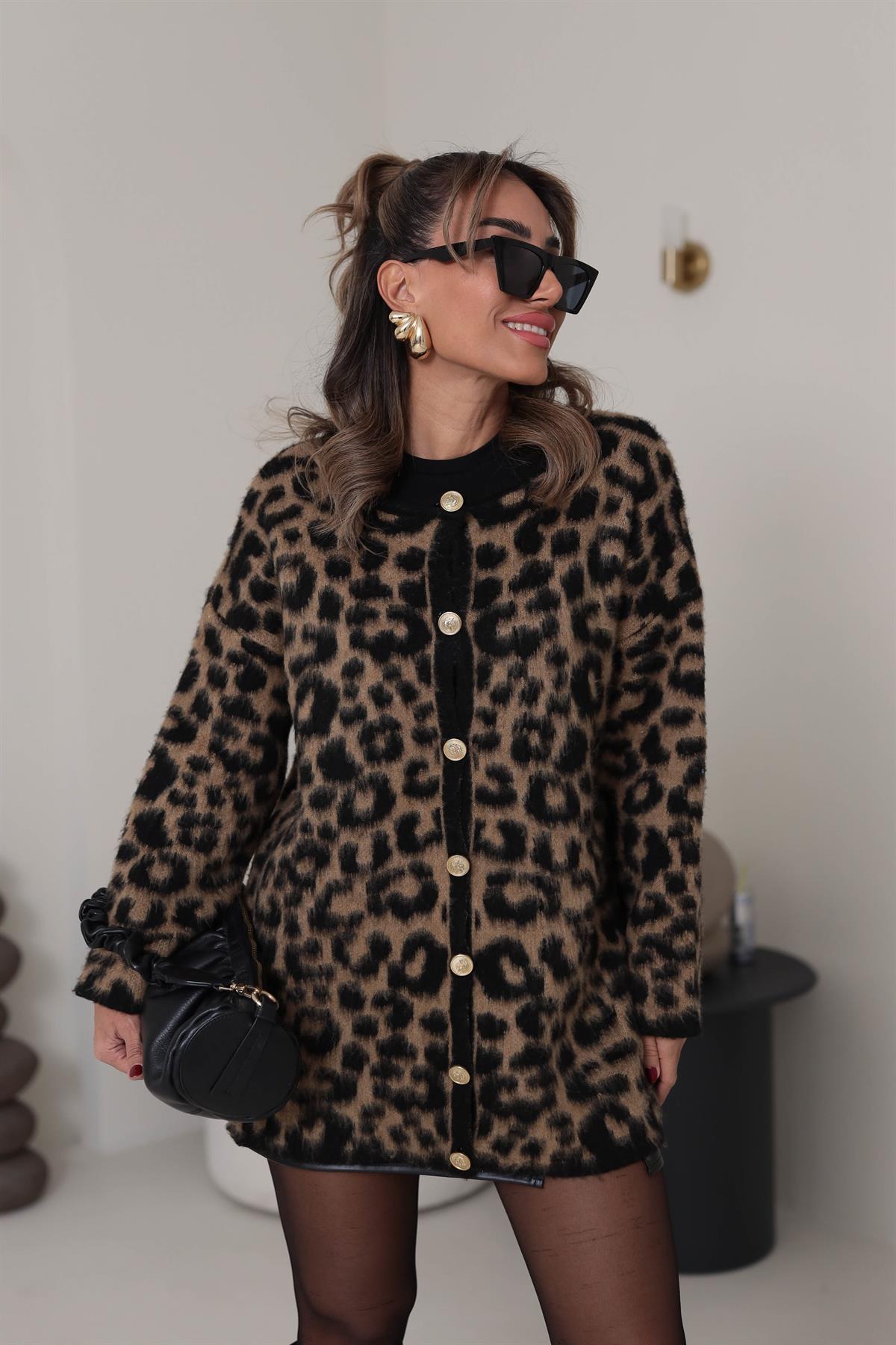 Gold Düğmeli Şardonlu Leopar Uzun Hırka