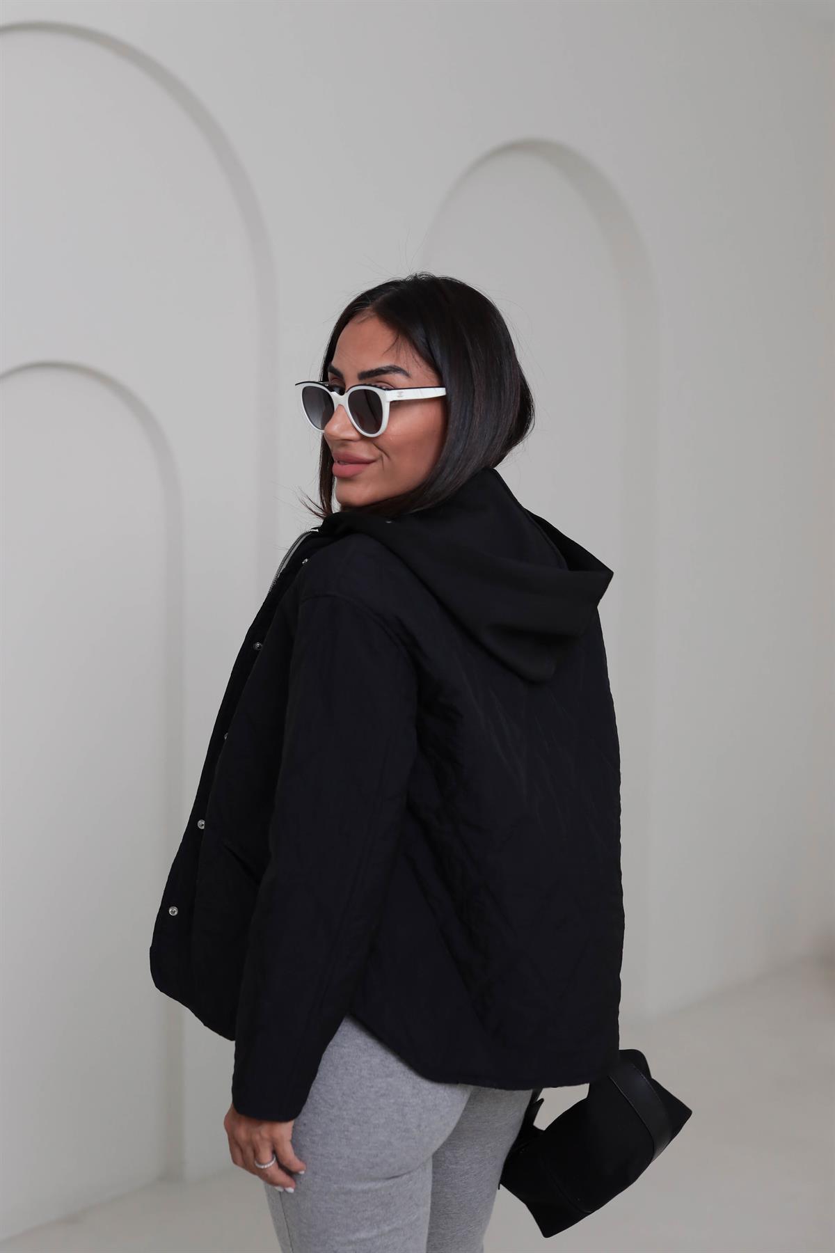 5841 Kapüşonlu Garni Detaylı Kapitone Mont SİYAH