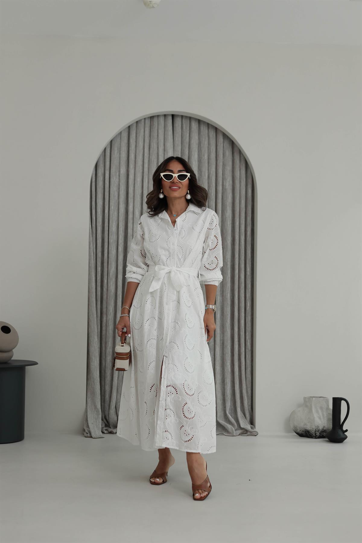 8227 Kuşaklı Güpürlü Uzun Elbise BEYAZ