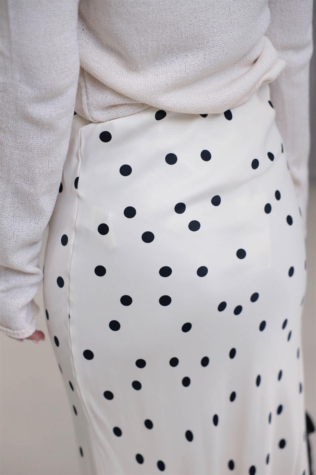 8165 Puantiye Desenli Verev İpek Saten Etek KREM