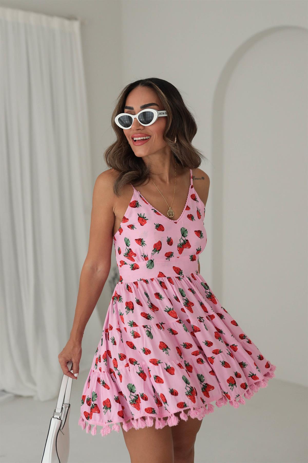 9829 Çilek Desenli Sırtı Gipeli Kuşaklı Elbise