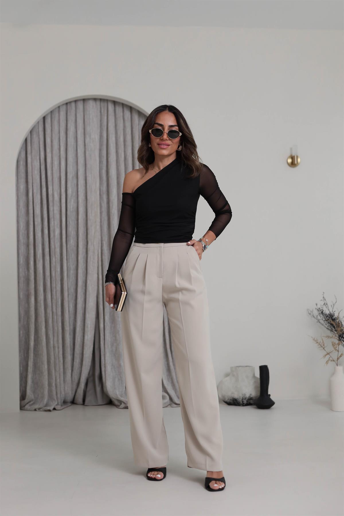 3322 Omuz Detaylı Drapeli Tül Bluz SİYAH