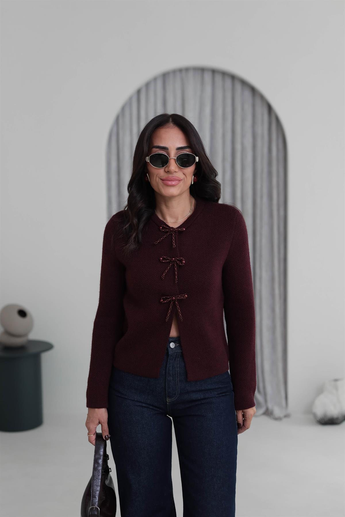 0983 İncili Fiyonk Aksesuarlı Triko Hırka BORDO