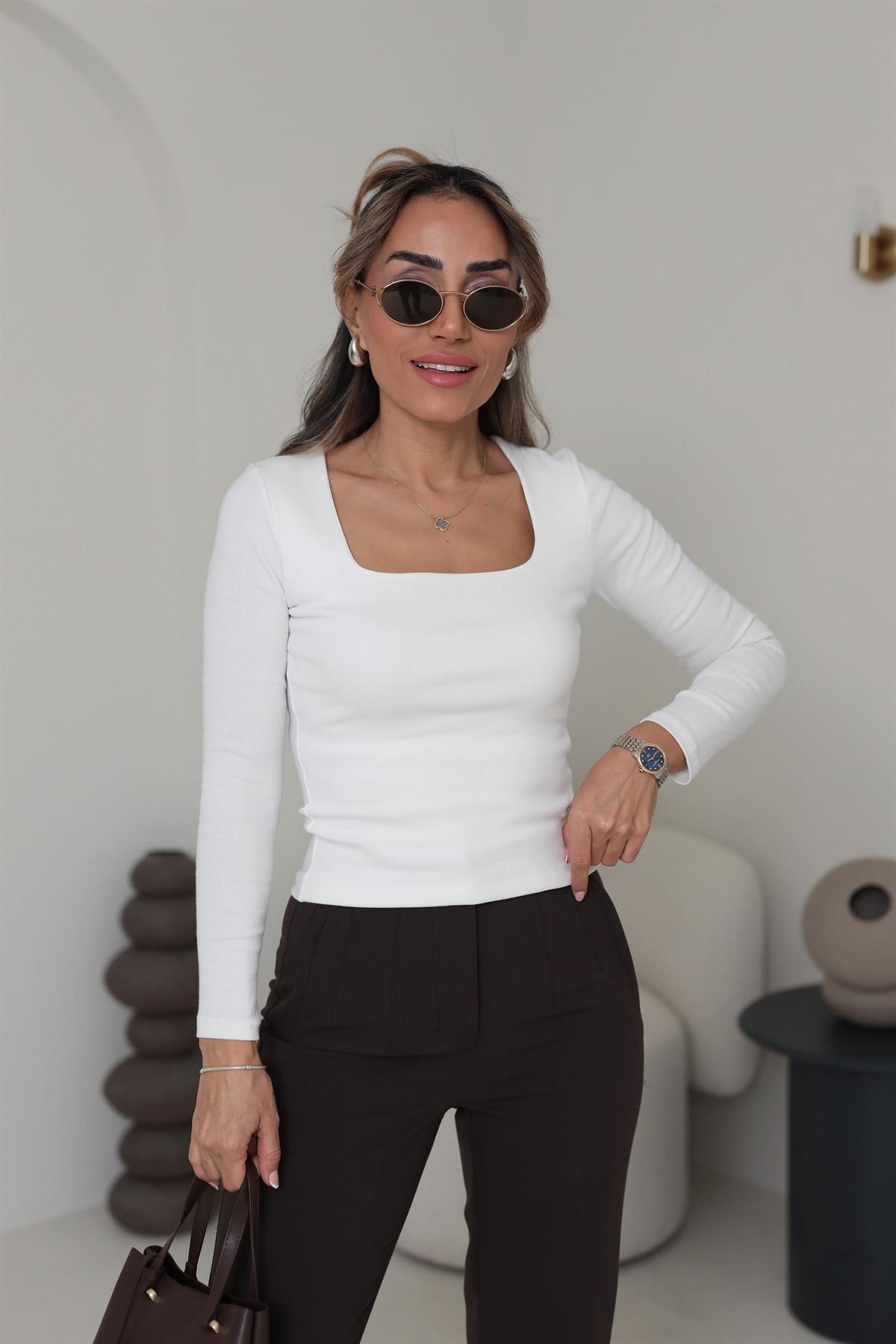 4132 Kare Yaka Pamuklu Uzun Kol Bluz EKRU