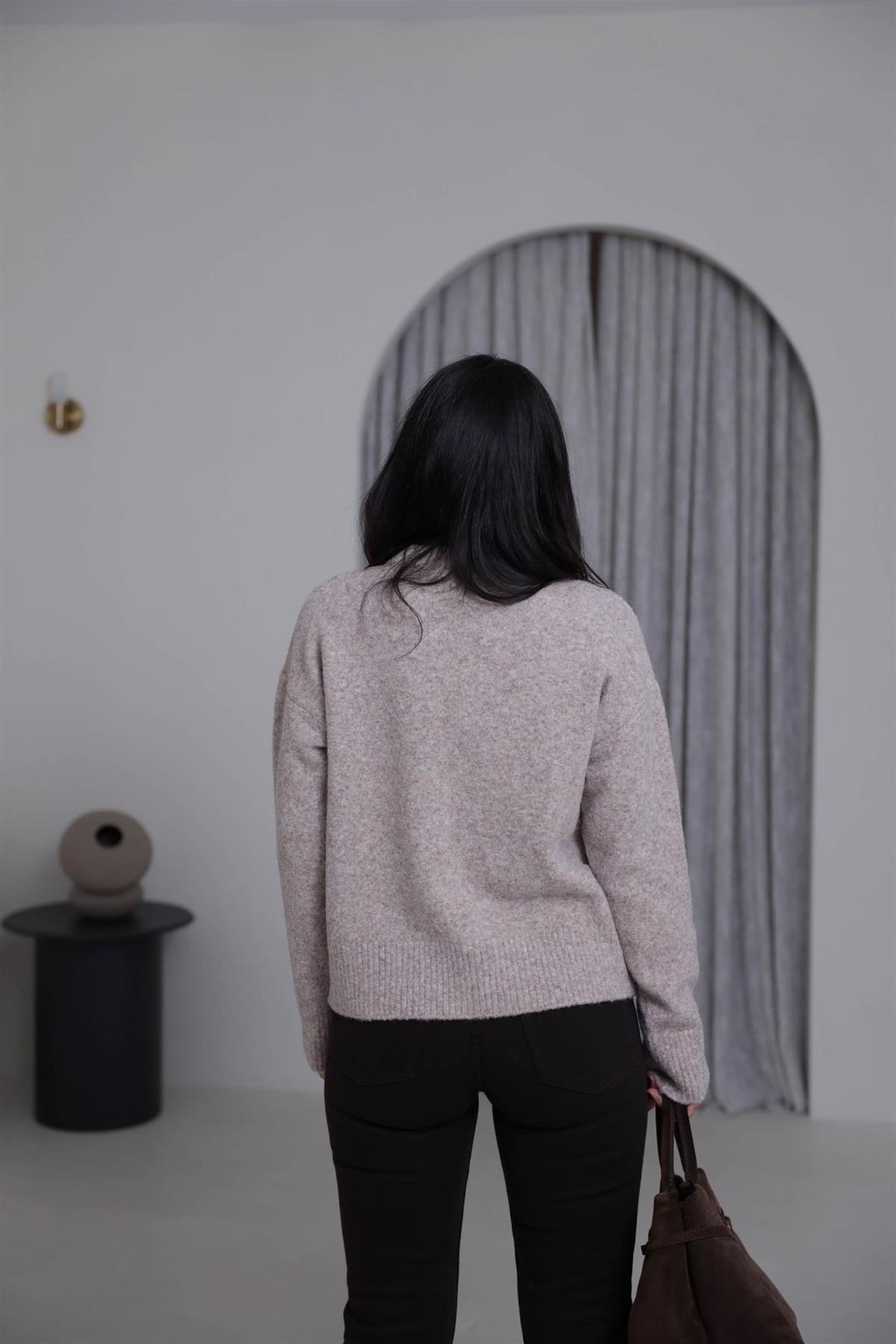 0837 Bisiklet Yaka Kalp Detaylı Triko Kazak VİZON