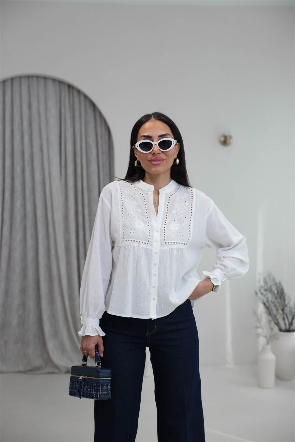 7549 Nakış İşlemeli Düğmeli Pamuklu Bluz EKRU