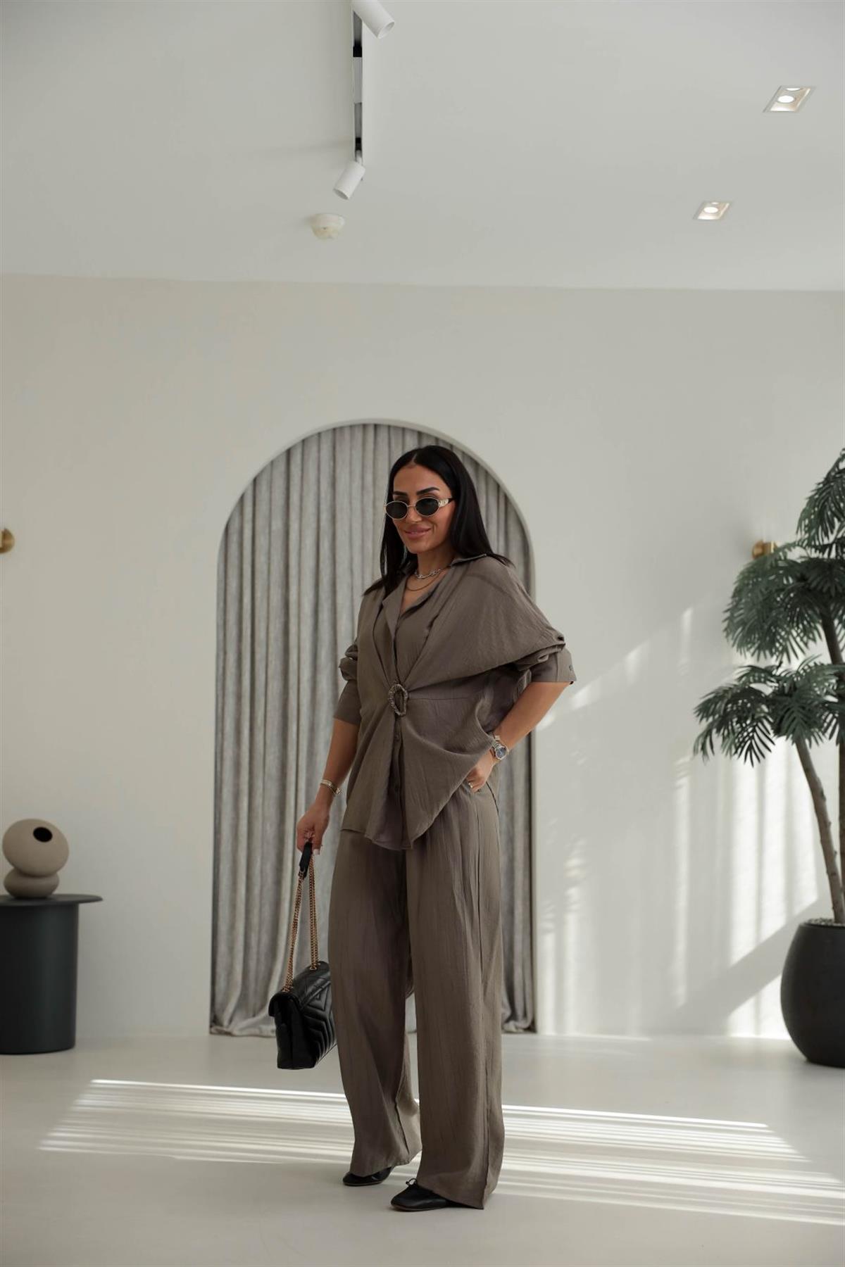 7091 Broş Detaylı Gömlek Pantolon Takım VİZON