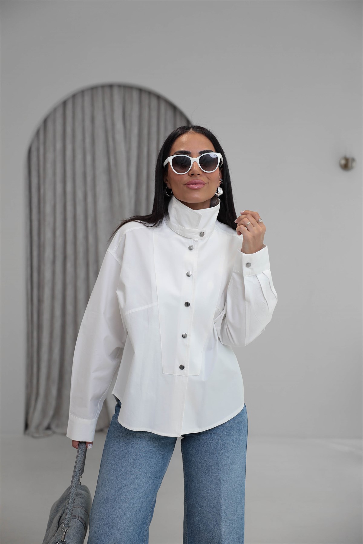 Dik Yaka Önden Çıtçıtlı Gömlek BEYAZ