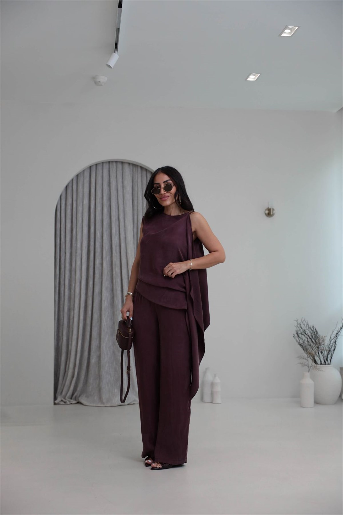 1395 Omuzu Aksesuar Detaylı Asimetrik Tencel Pantolon Takım MÜRDÜM