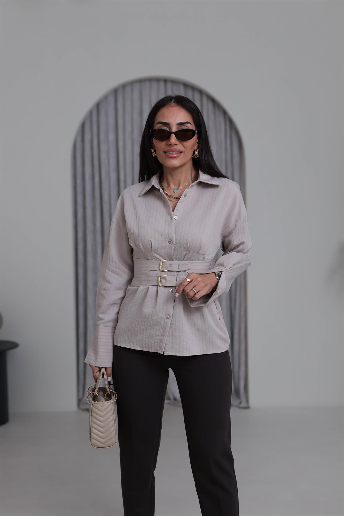 0867 Kol Manşetli Kemer Detaylı Gömlek BEJ