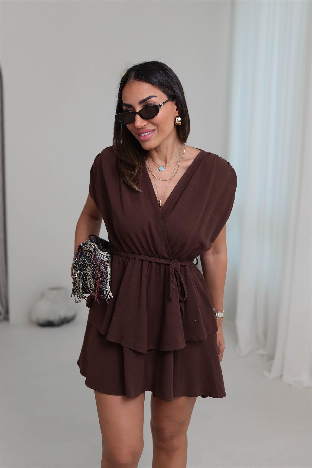 0306 Eteği Kat Kat Kruvaze Kemerli Keten Elbise KAHVE