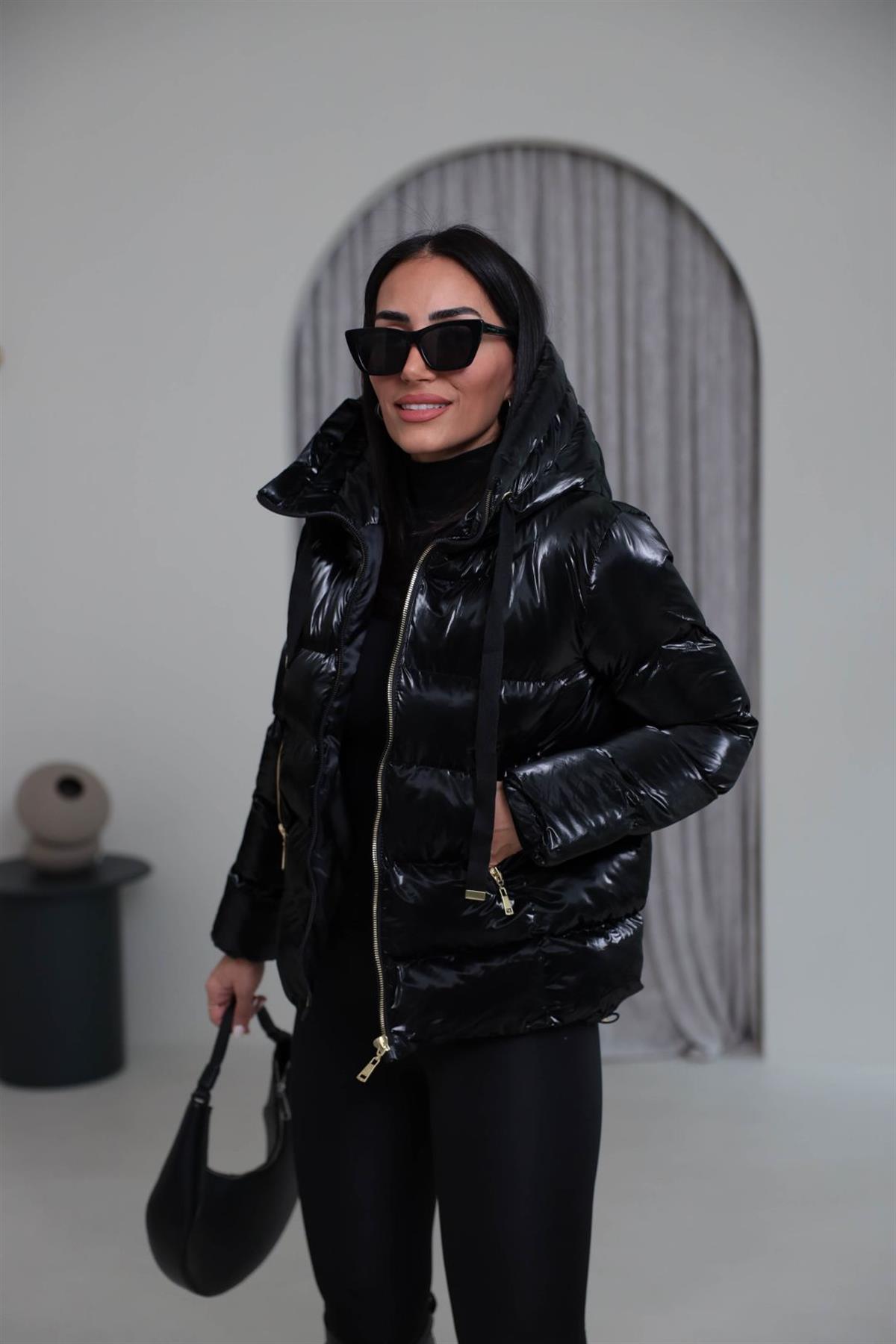 2262 Kapşonlu Parlak Dokulu Şişme Mont SİYAH