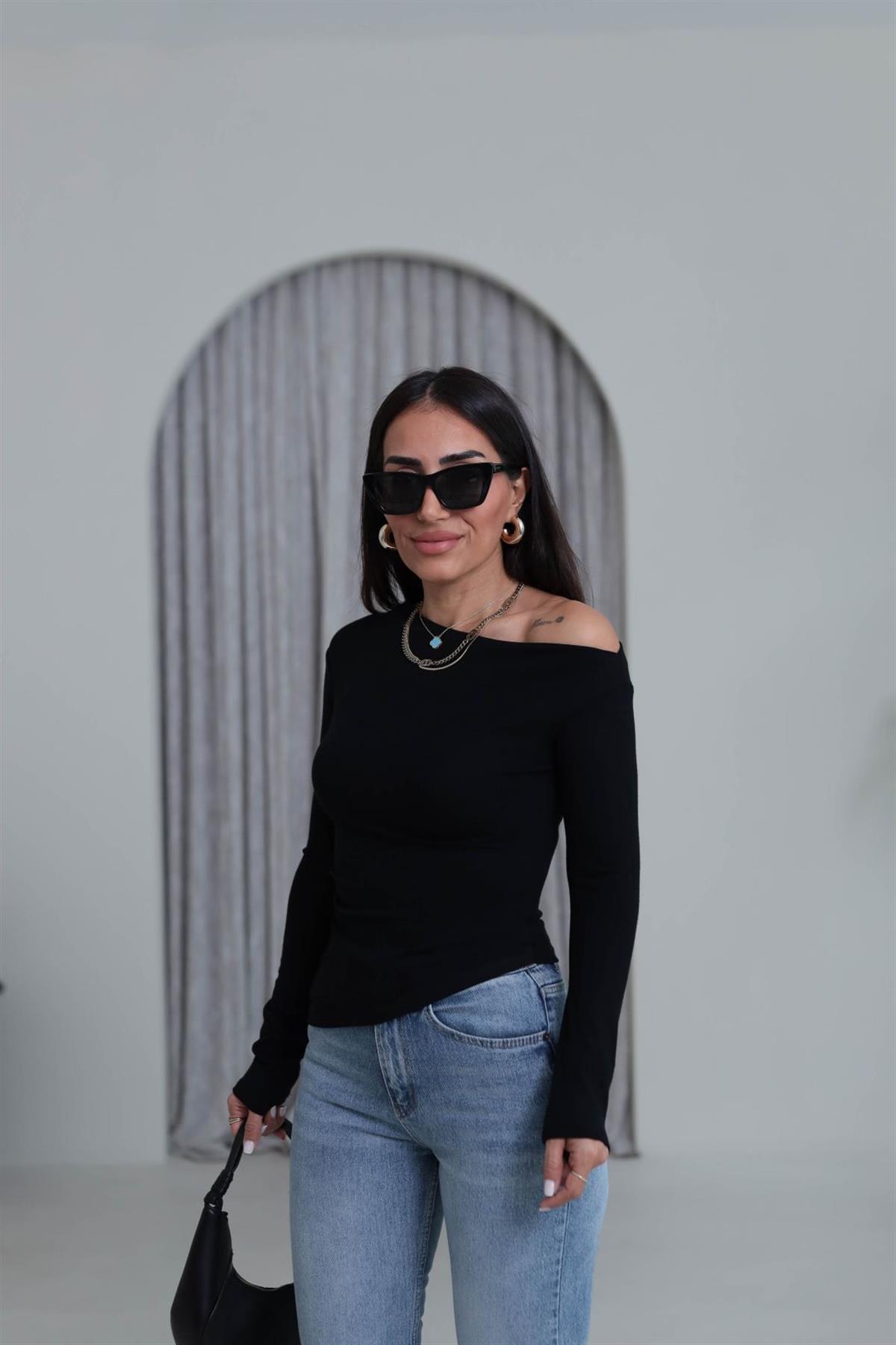 6527 Asimetrik Kesimli Kayık Yaka Drapeli Yumuşak Dokulu Bluz SİYAH