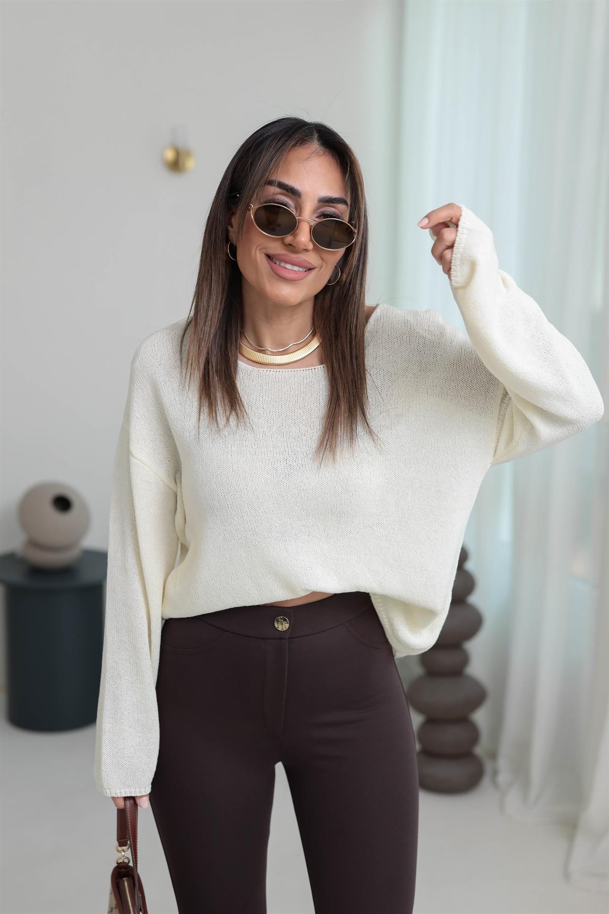 0706 Oval Yaka Basic Triko EKRU