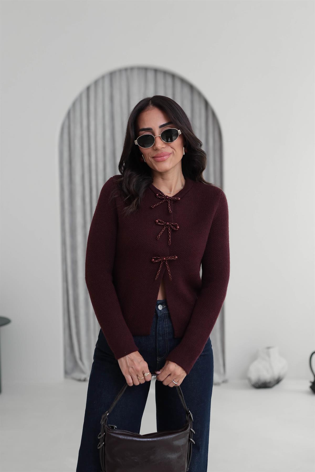 0983 İncili Fiyonk Aksesuarlı Triko Hırka BORDO
