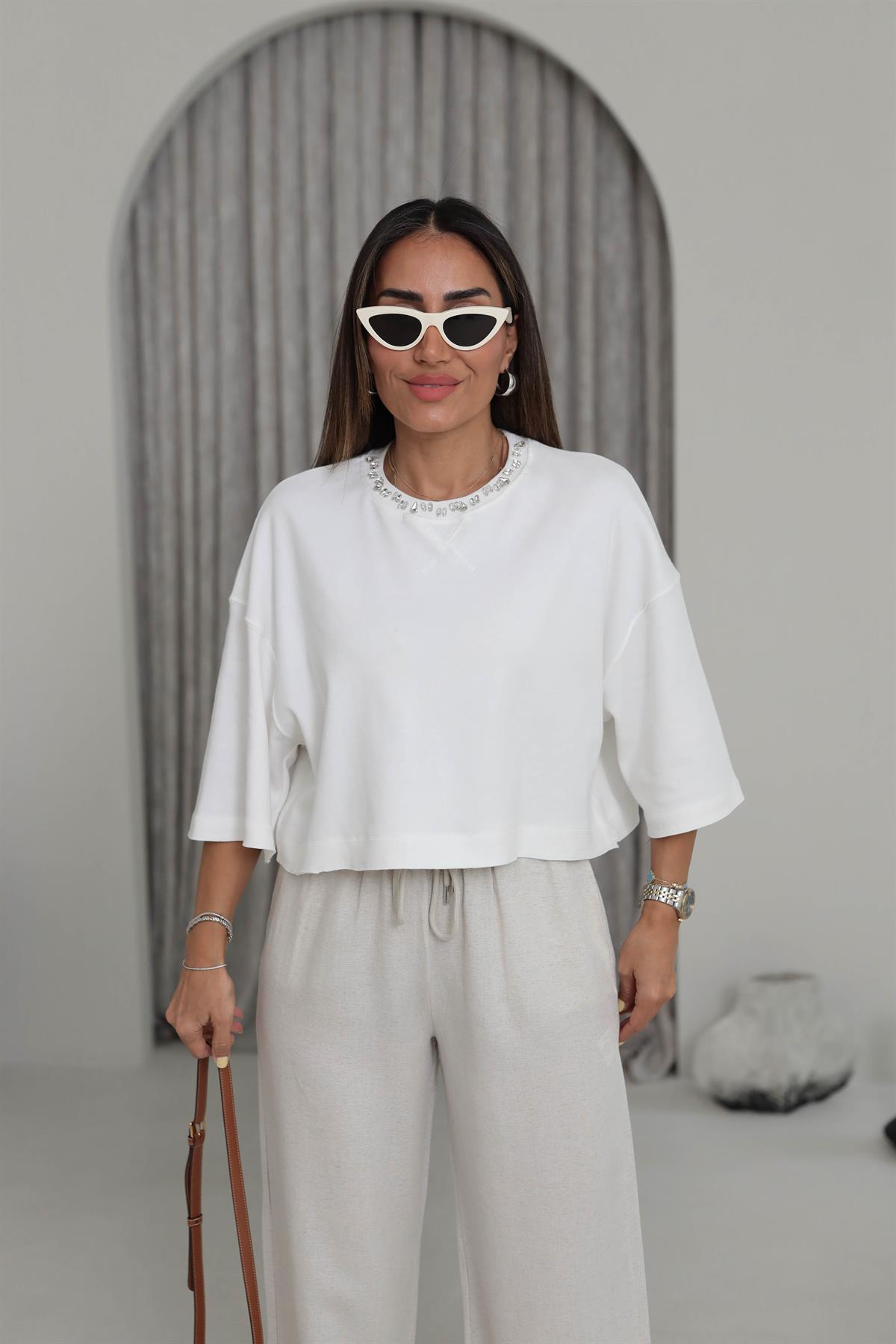 7090 Yaka Taşlı Pamuklu Kısa Tshirt EKRU