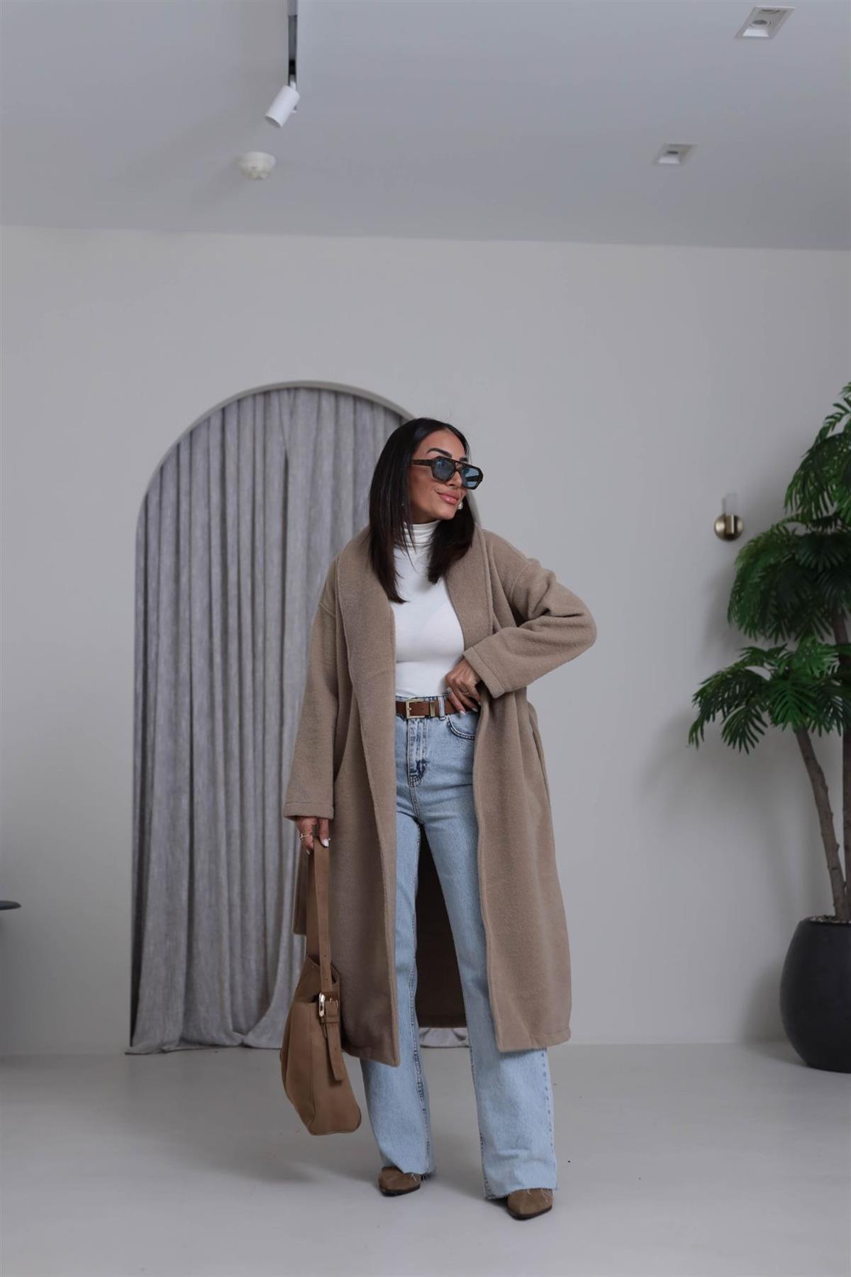 9533 Şal Yaka Kuşaklı Kaban BEJ