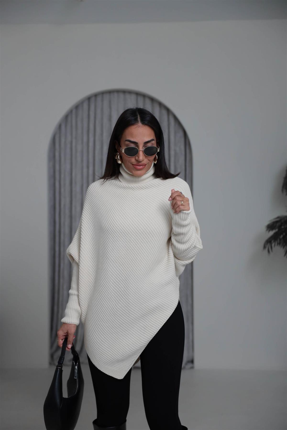 2574 Balıkçı Yaka Asimetrik Triko Kazak KREM