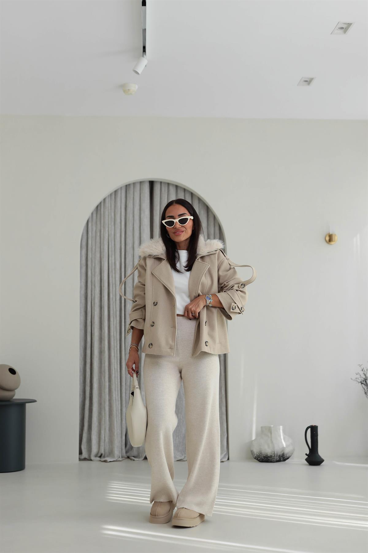 0560 Kürk Yaka Çıkabilir Astarlı Kaşe Ceket TAŞ