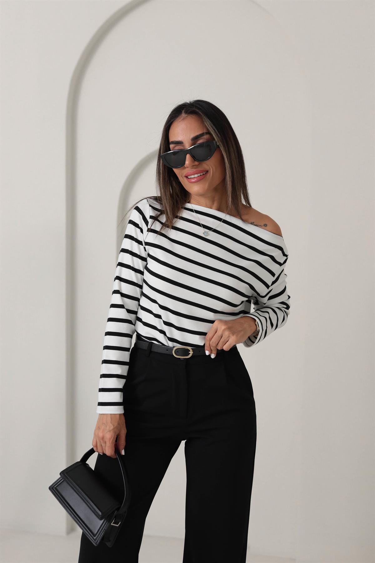 2036 Çizgili Kayık Yaka Bluz