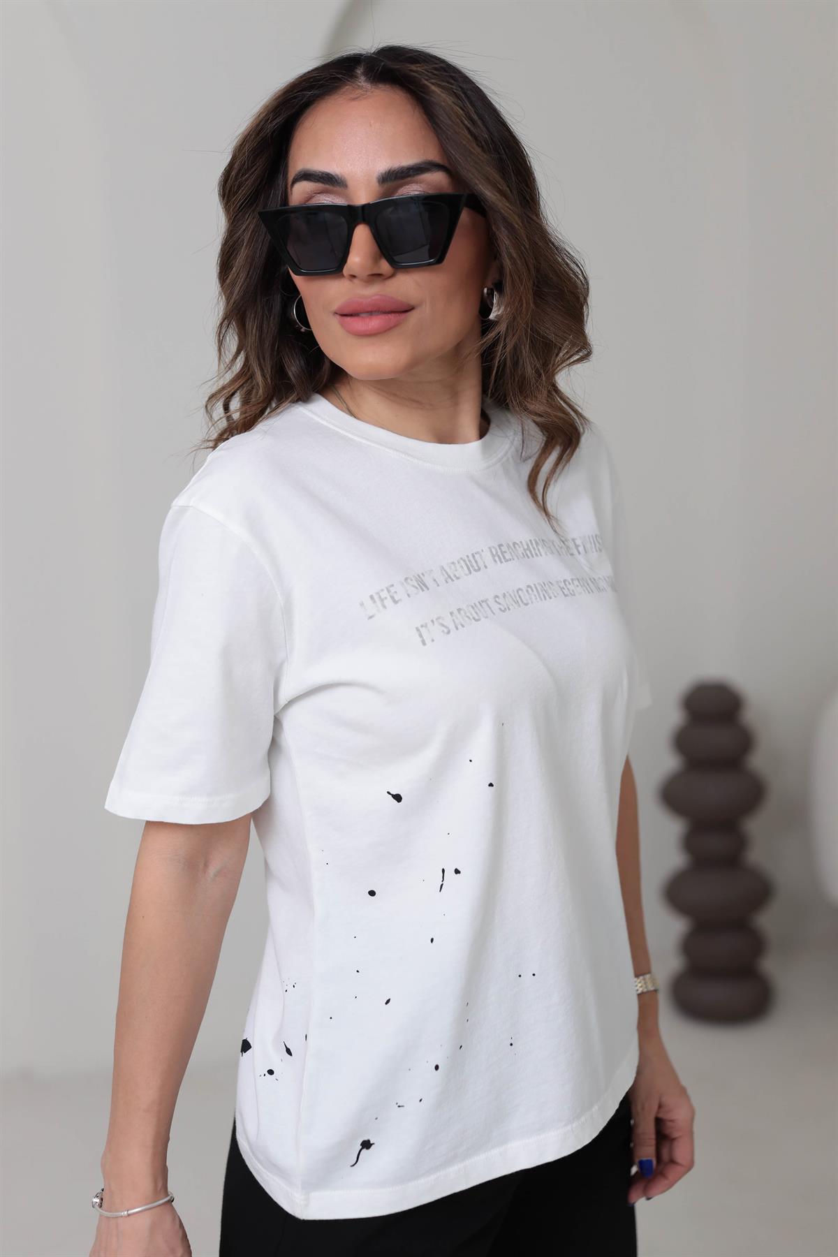 1009 Yazı ve Nakış Detaylı Bsiklet Yaka Tshirt EKRU