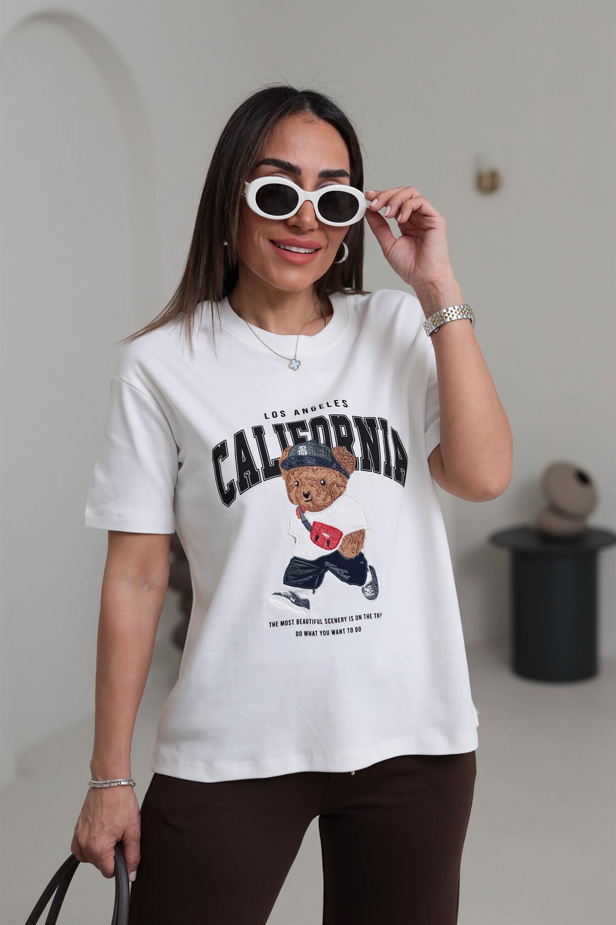 0295 Bisiklet Yaka Tedy Nakışlı Koton Tshirt EKRU