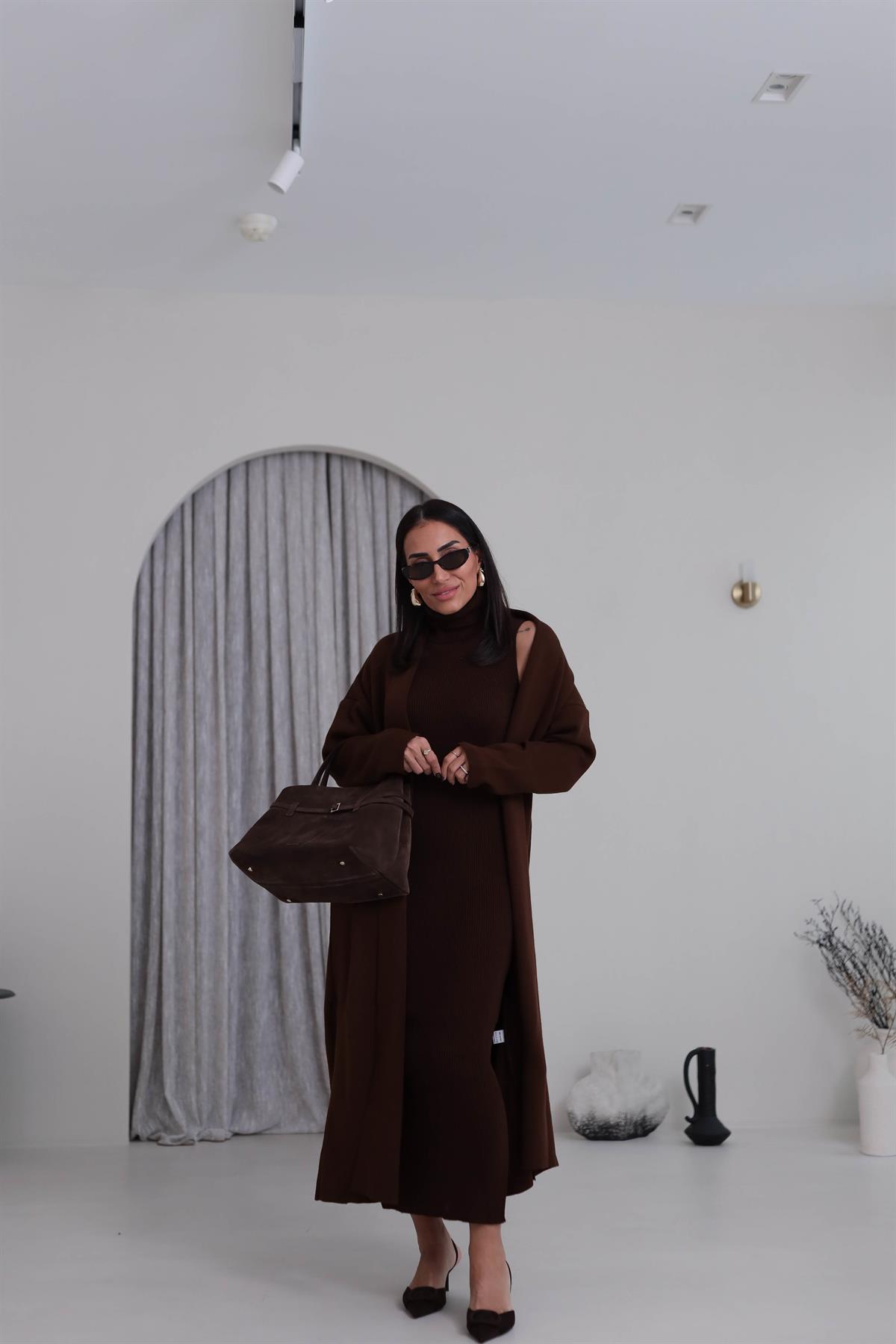 0117 Balıkçı Yaka Sıfır Kol Elbiseli Hırkalı Takım KAHVE