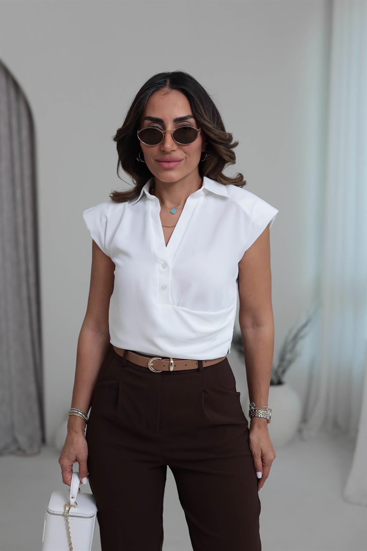 0244 Gömlek Yaka Yanı Drapeli Vatkalı Bluz BEYAZ