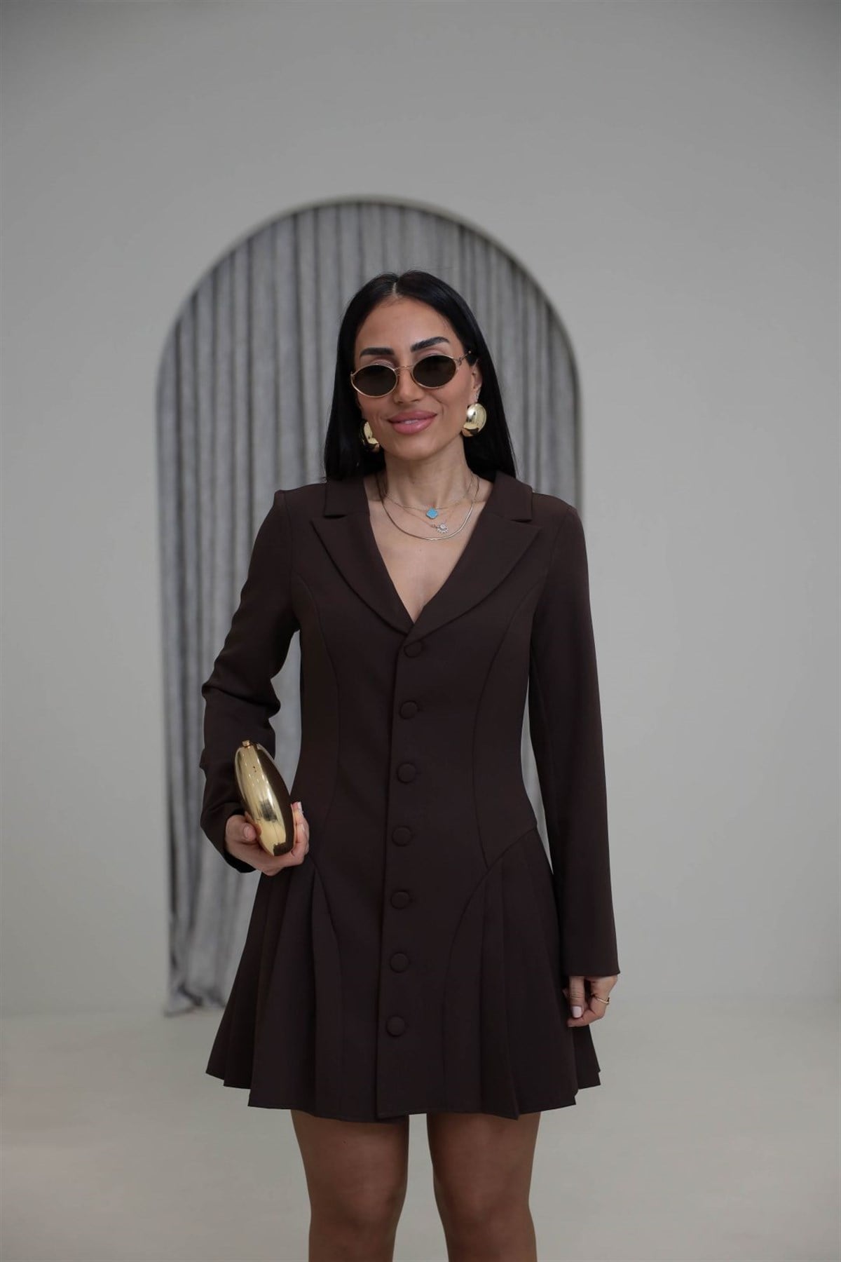 1300 Yaka Detaylı Önden Düğmeli Piliseli Elbise ACI KAHVE